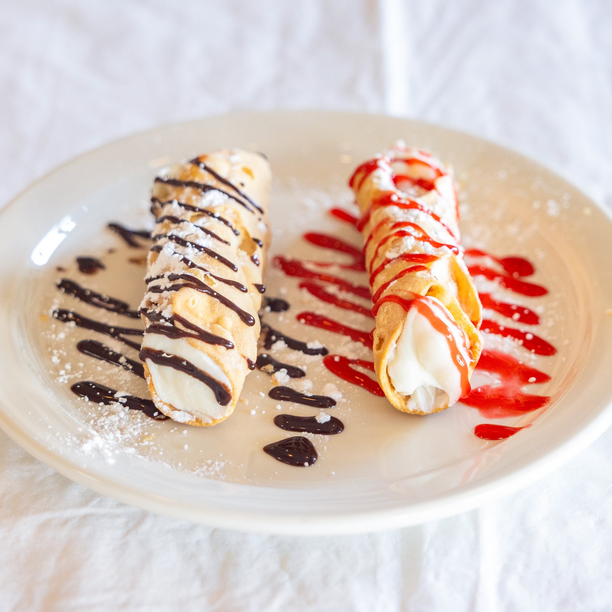 Cannoli Raspberry/Chocolate