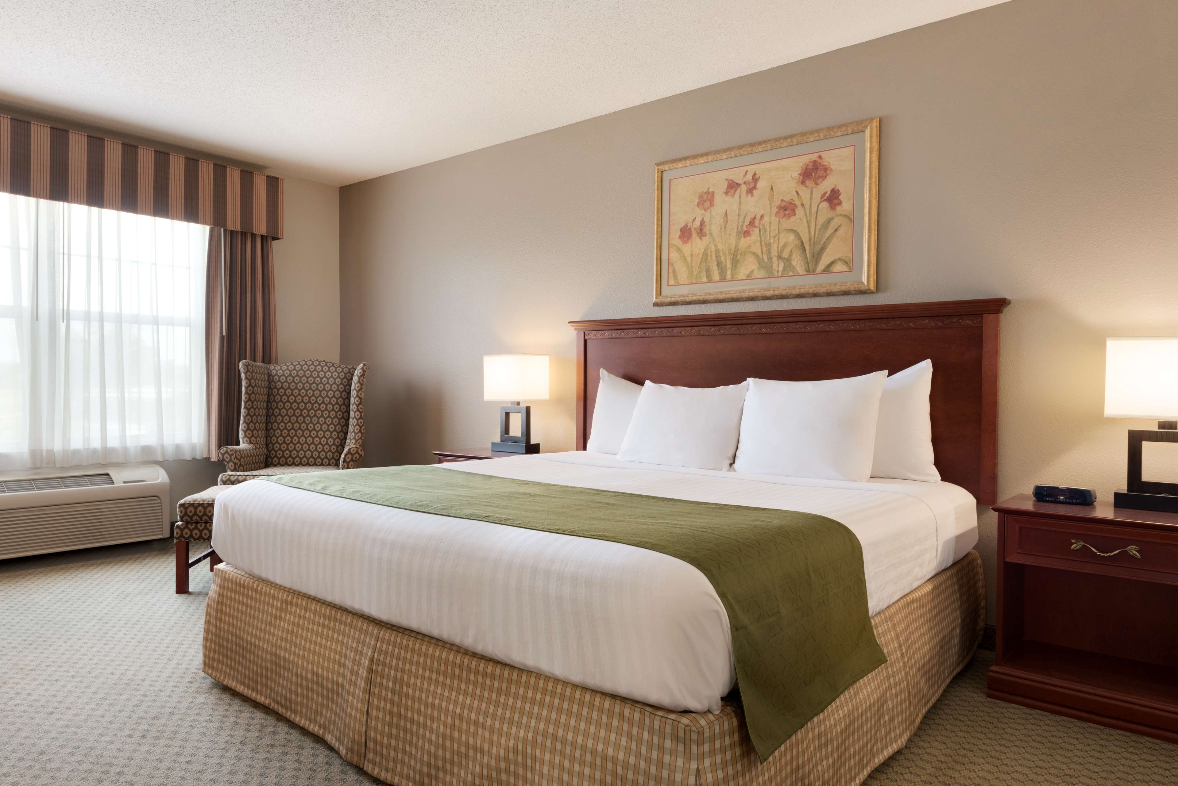 Country Inn & Suites by Radisson, St. Cloud East, MN Photo