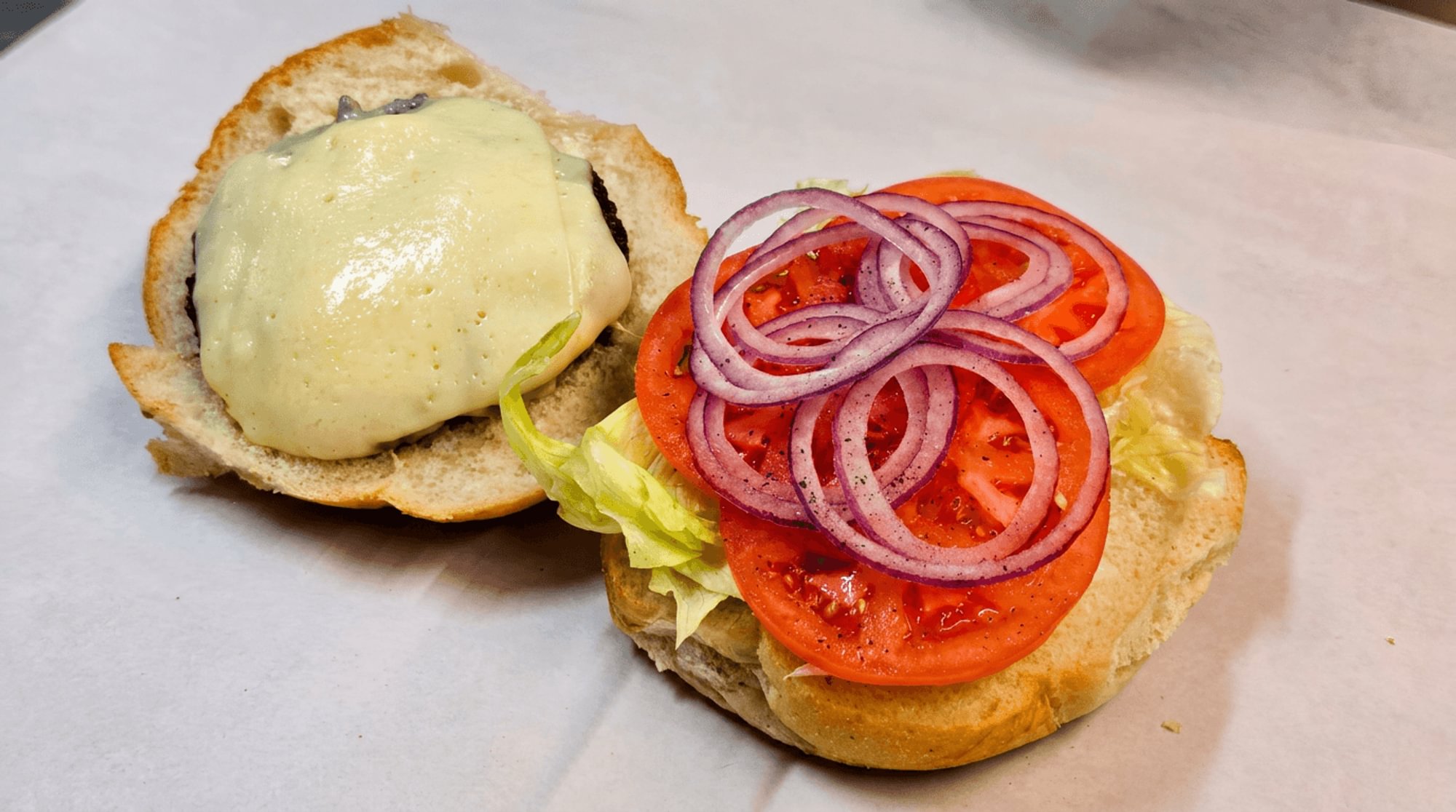 Cheeseburger with Lettuce, Tomato & Onion