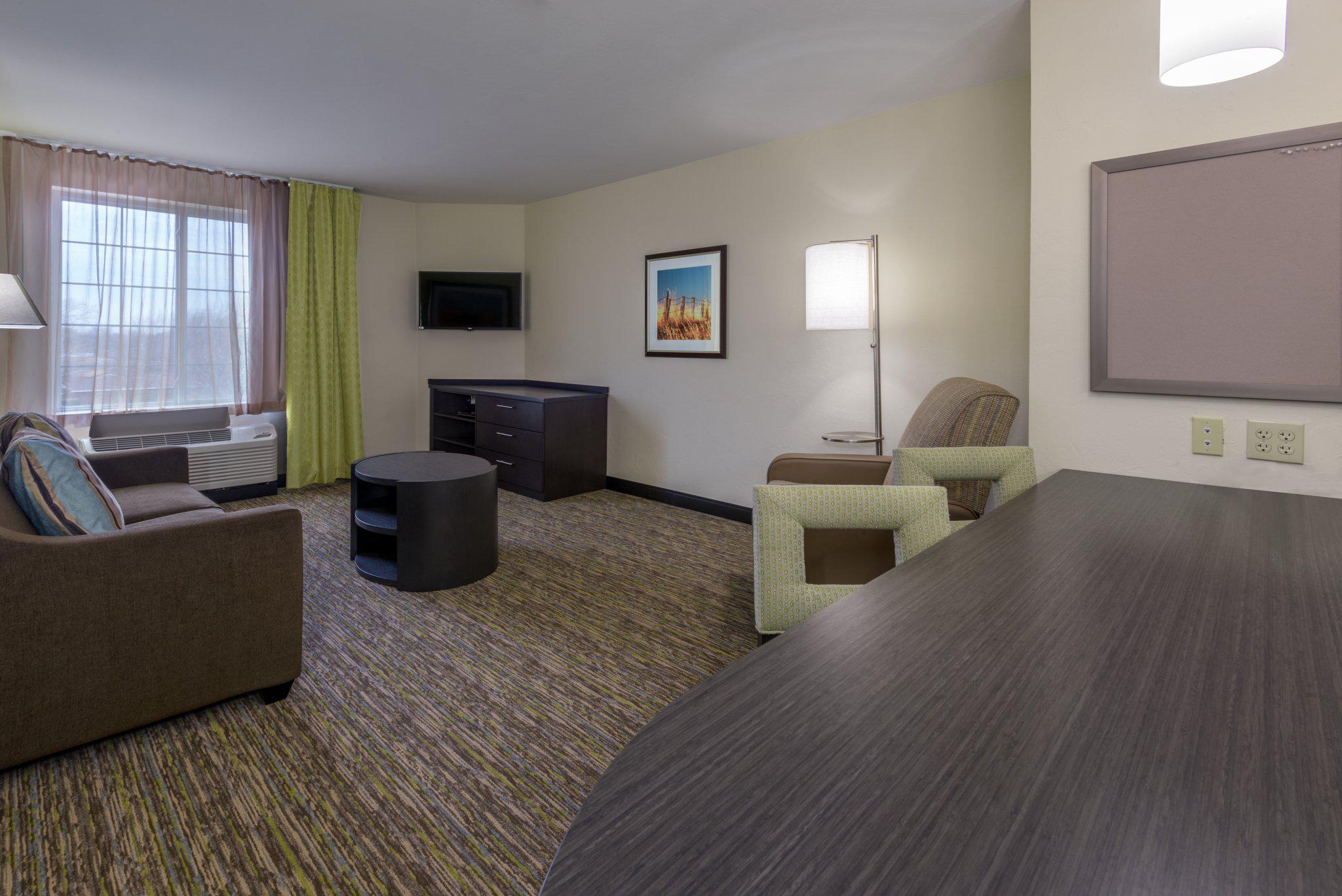 Candlewood Suites Midwest City Photo