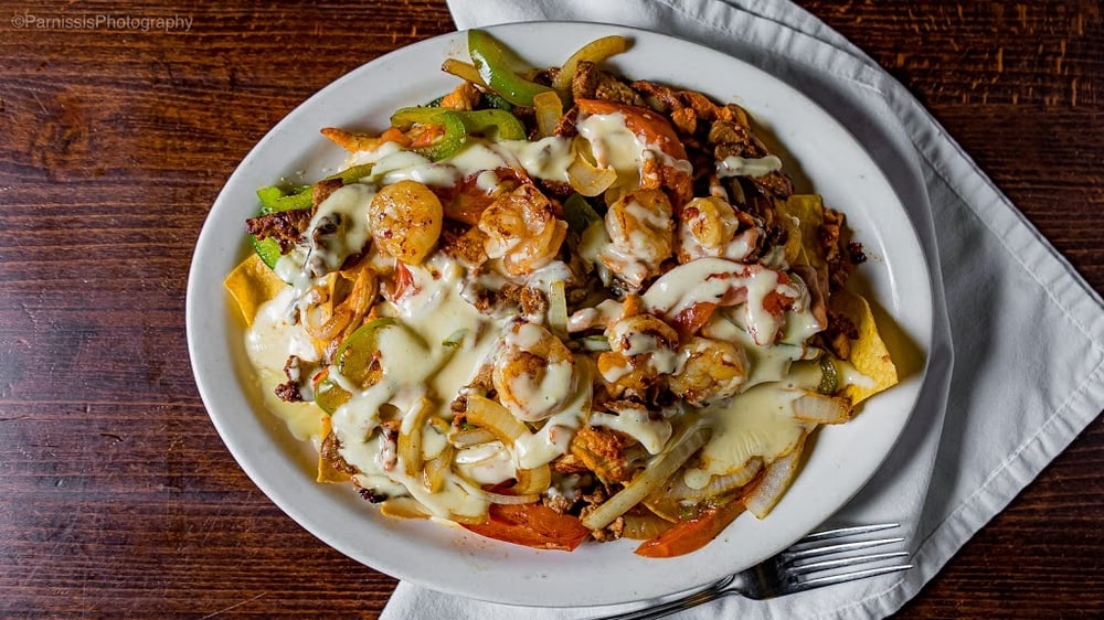 Nachos Fajita Maya (steak, shrimp, chicken)
