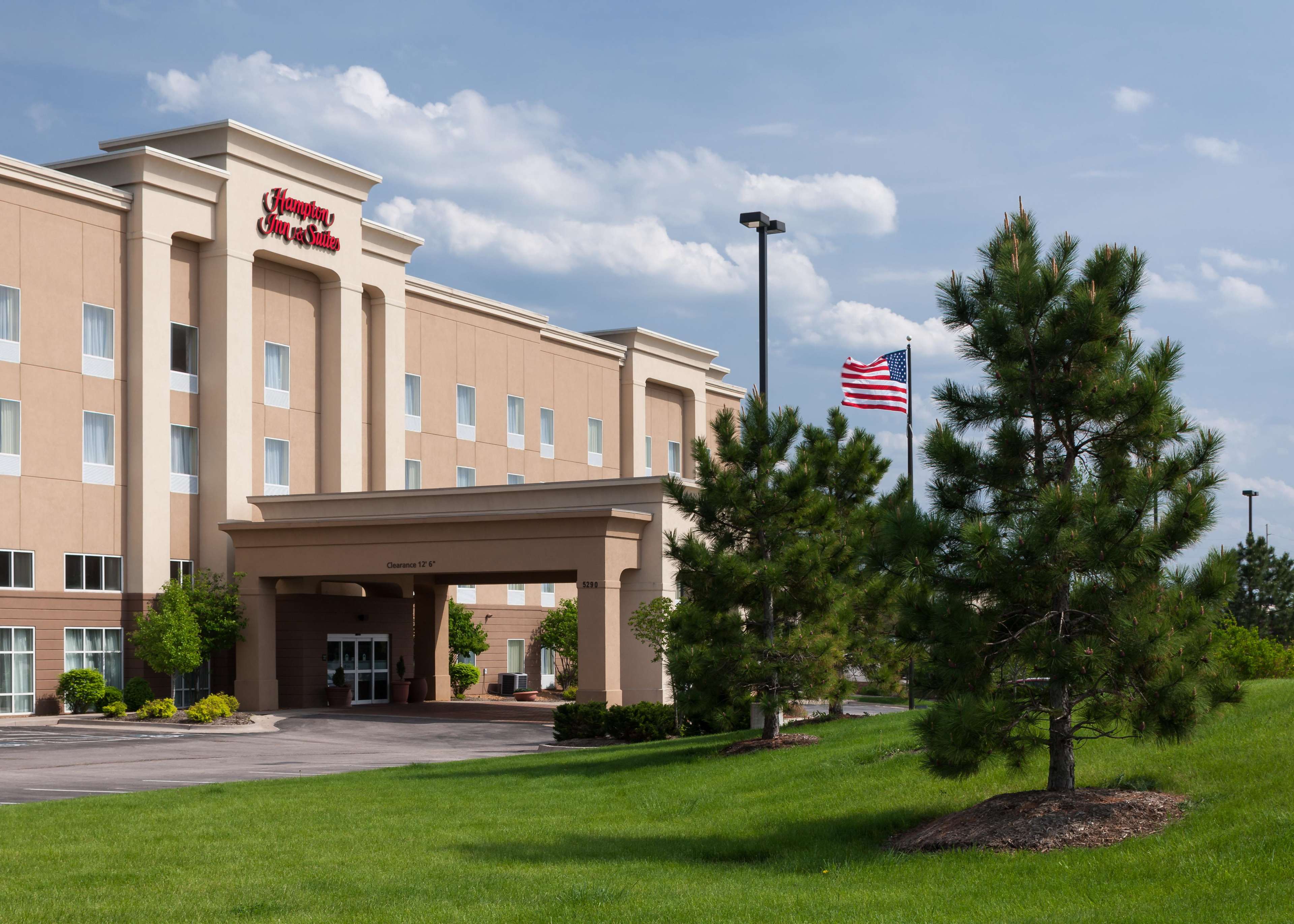 Hampton Inn & Suites Davenport Photo