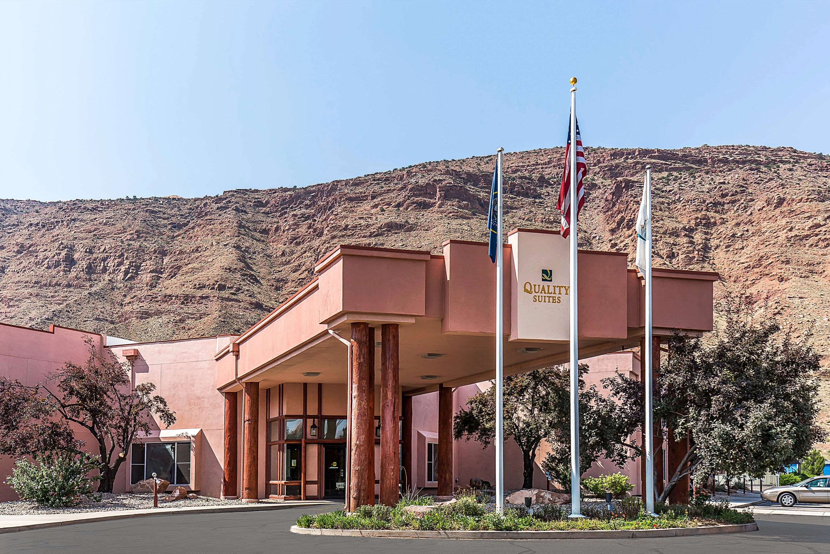 Quality Suites Moab Near Arches National Park Photo