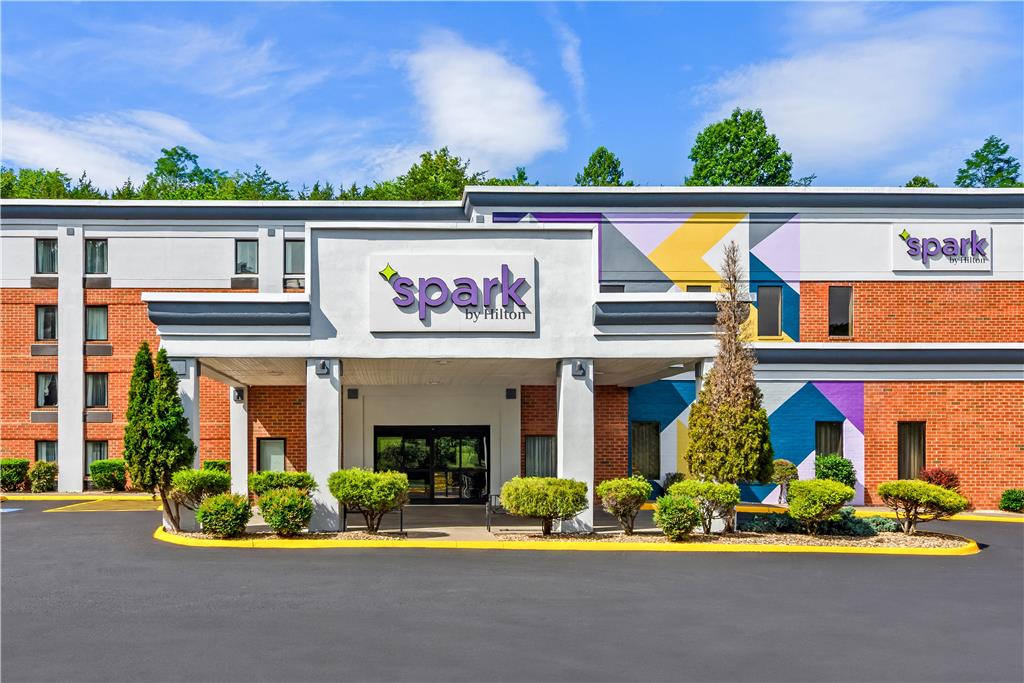 Spark by Hilton Lexington Logo