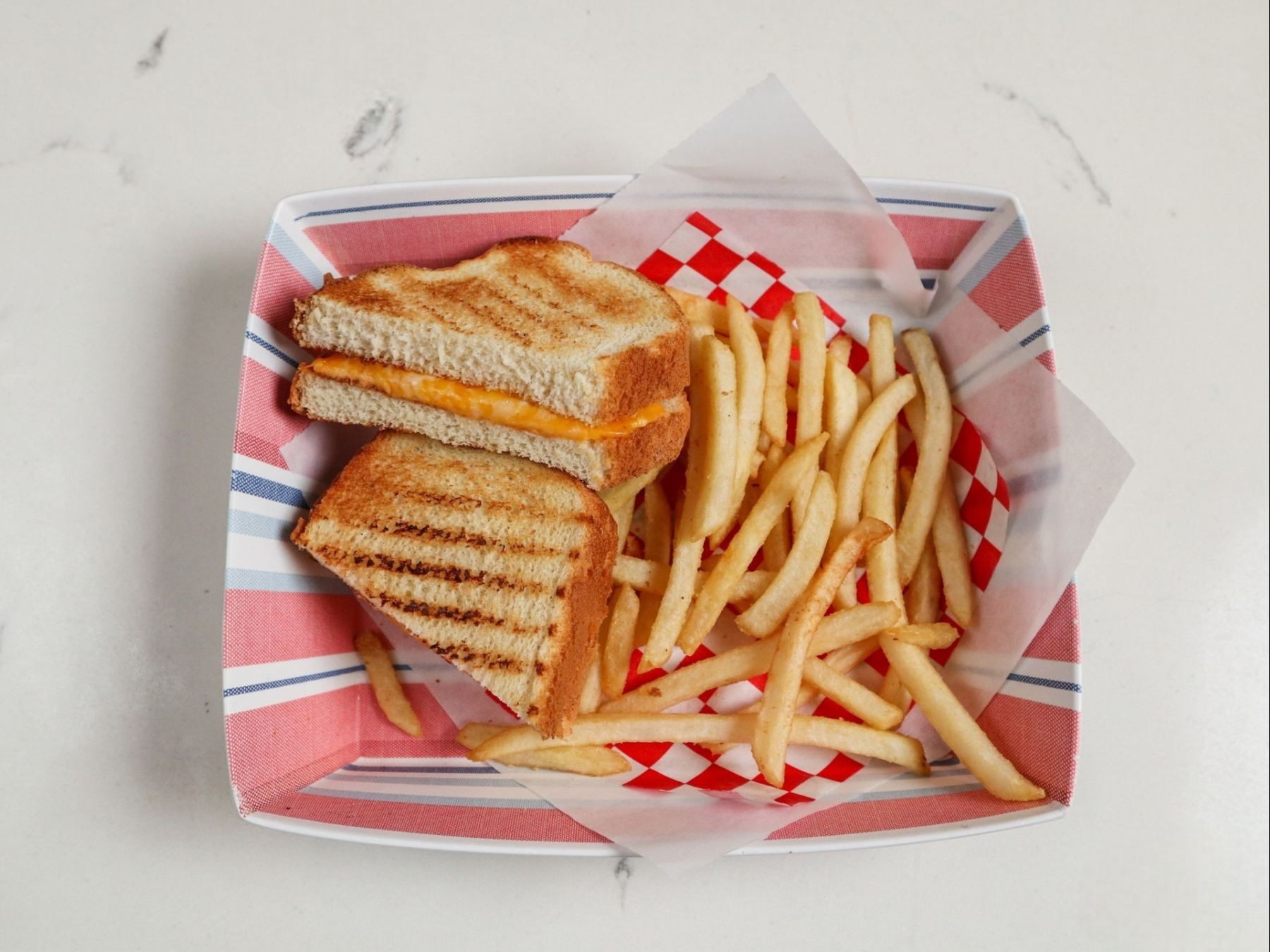 Kids Grilled Cheese w/Fries