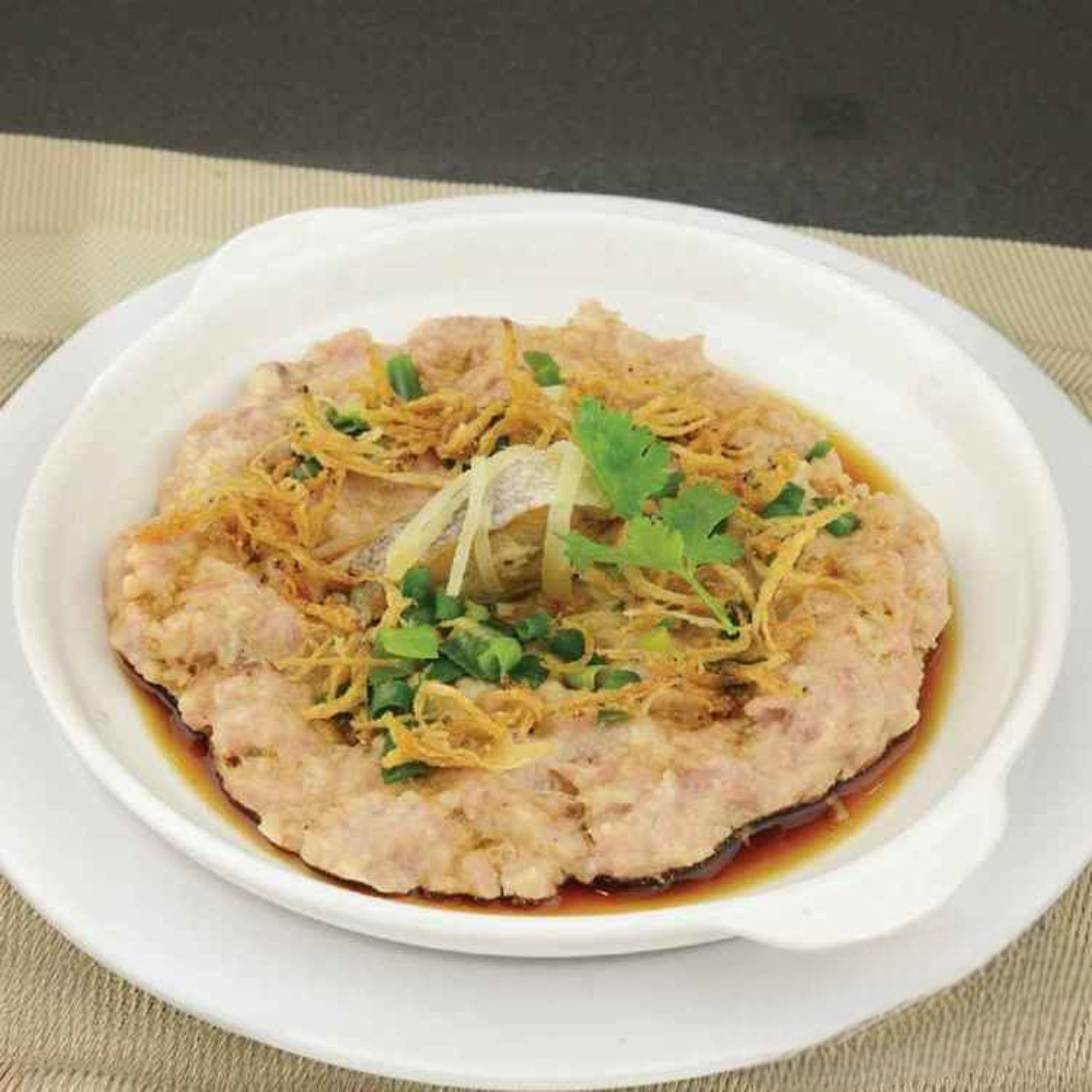 PK9. 咸蛋蒸肉餅/Steamed Minced Pork Patty w. Salty Egg Yolk