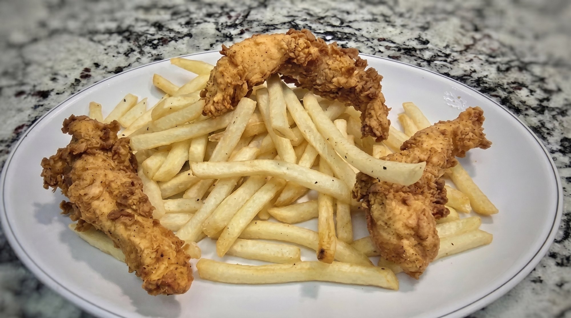 Kids chx tenders n fries