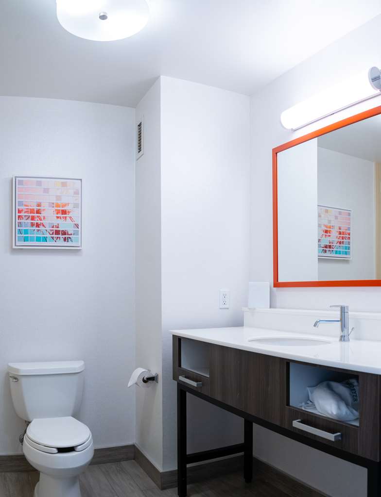 Hampton Inn and Suites Seal Beach Image