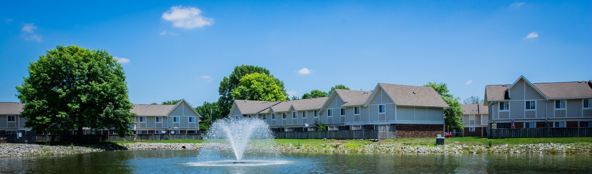 Country Lake Townhomes Photo