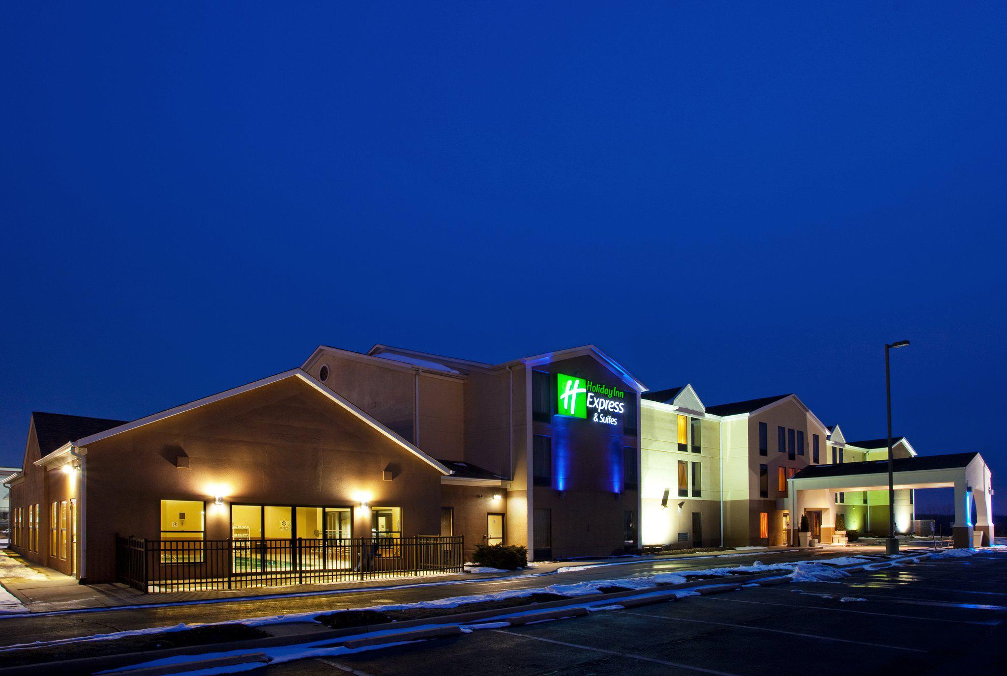 Holiday Inn Express & Suites Cleveland-Streetsboro Photo