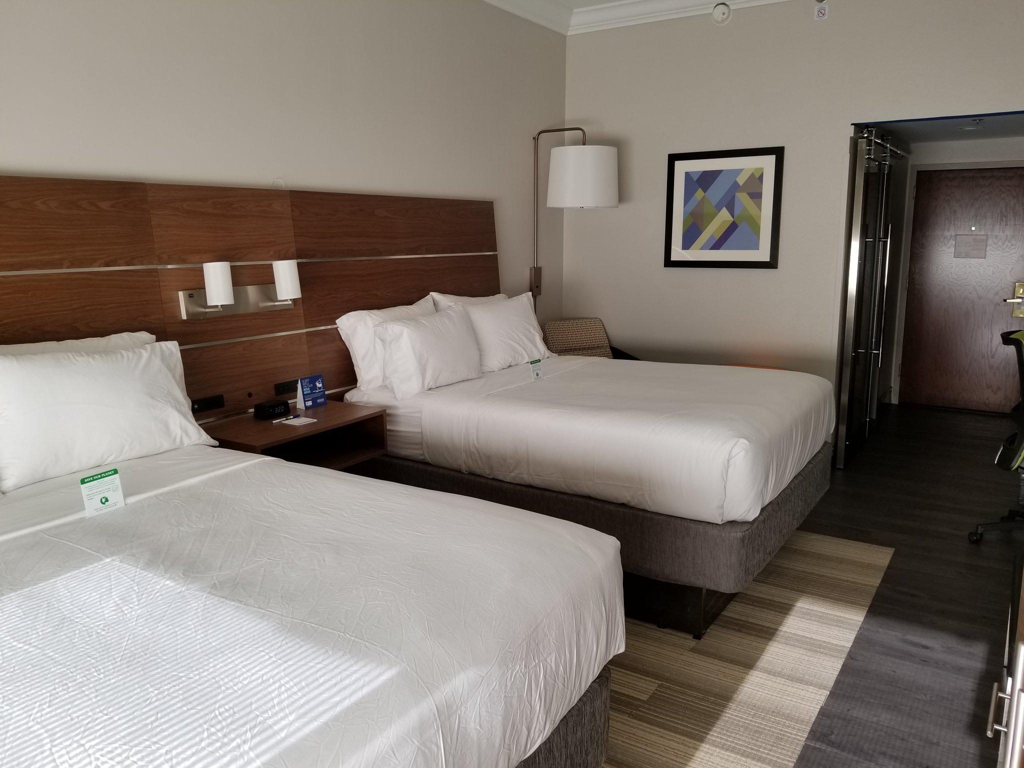 Holiday Inn Express Columbia - Two Notch Photo