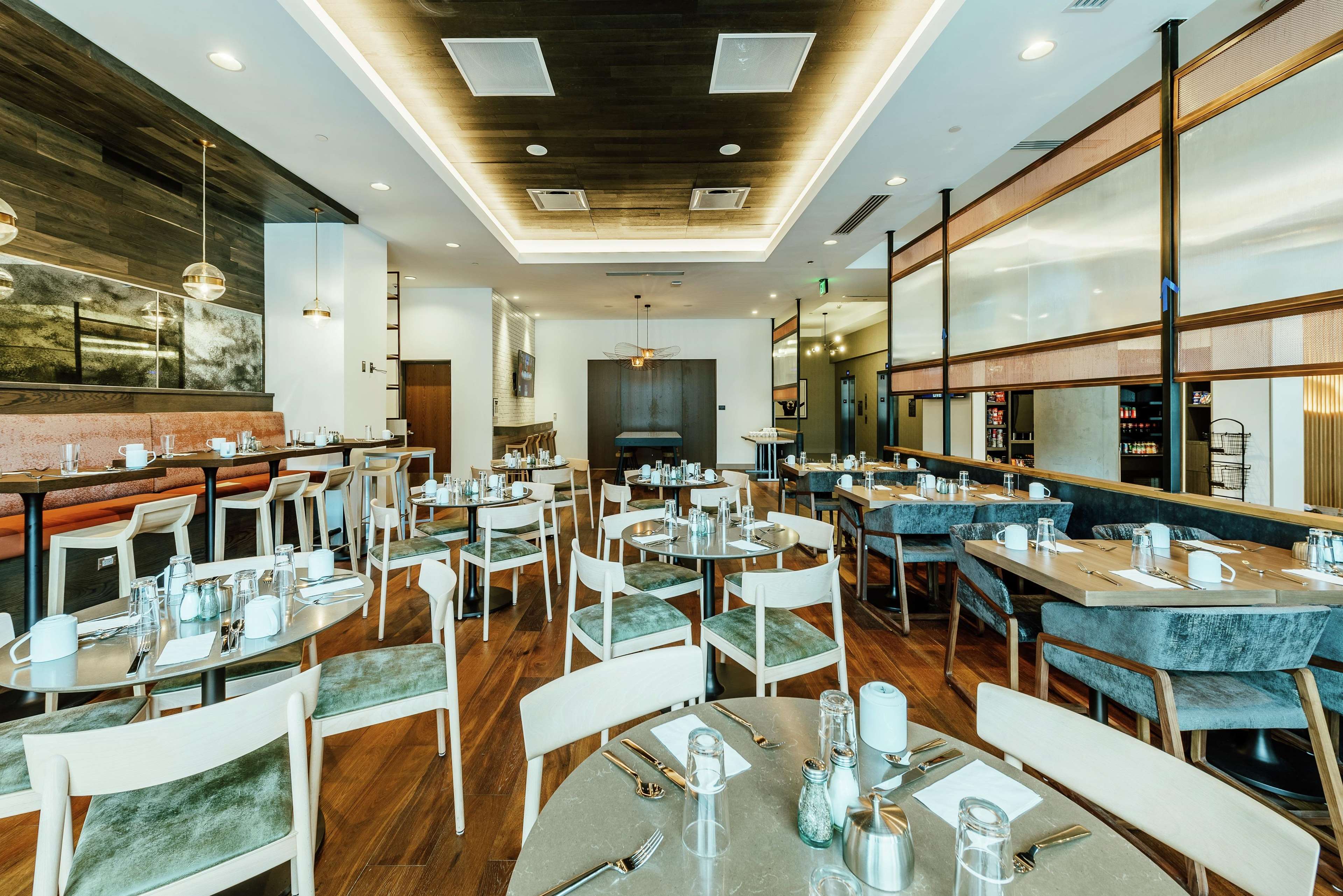 Hilton Garden Inn Denver Union Station Photo