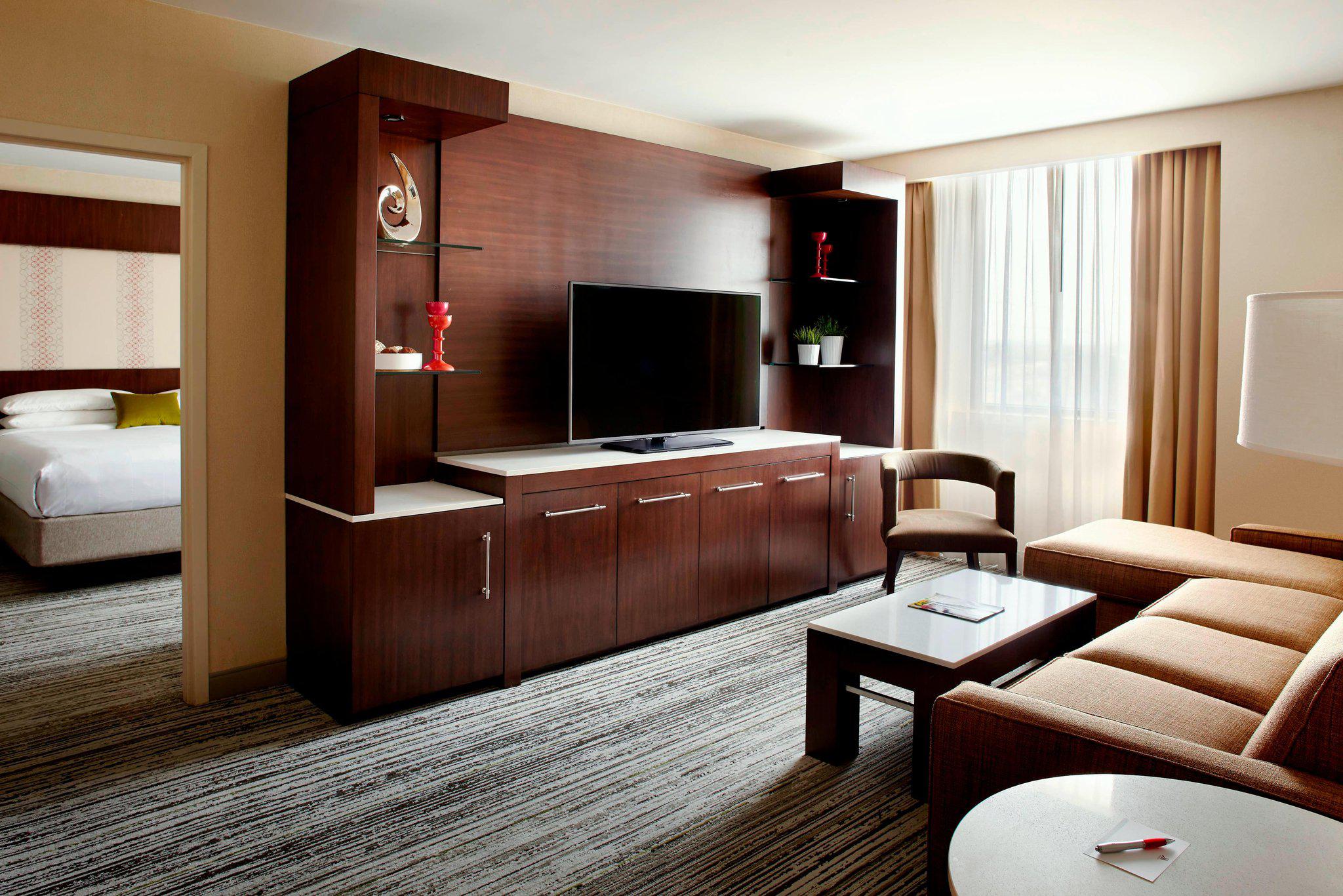 Marriott Cincinnati North Photo