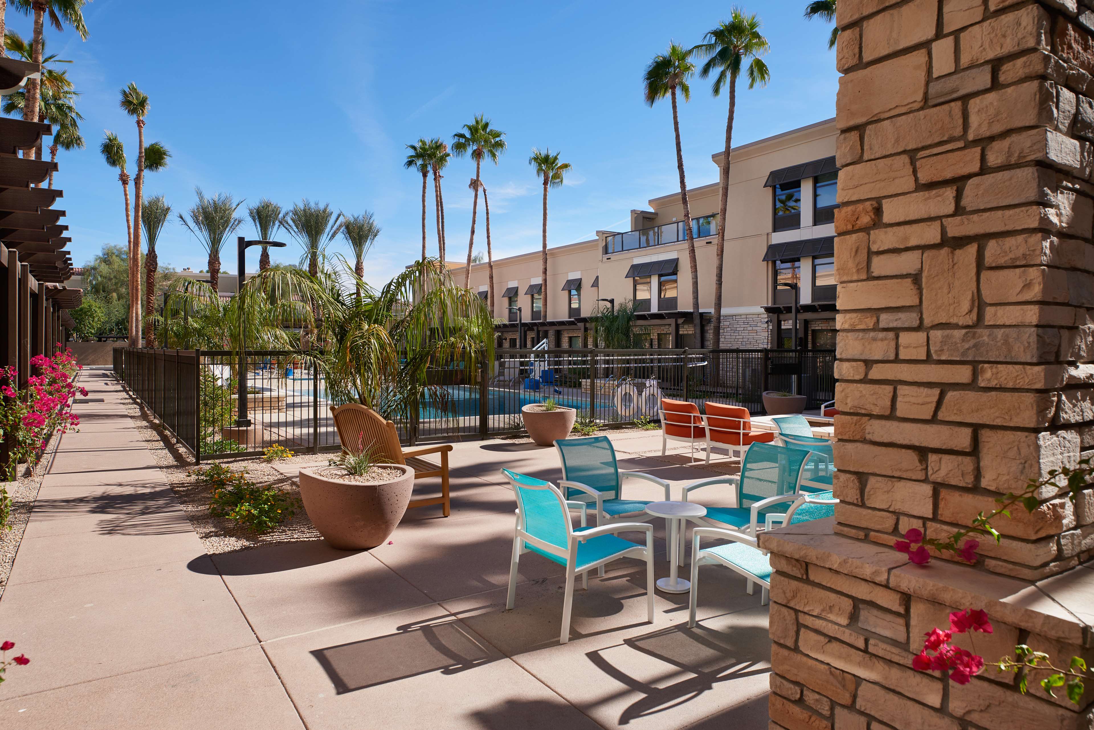 Hampton Inn & Suites Phoenix/Scottsdale on Shea Boulevard Photo