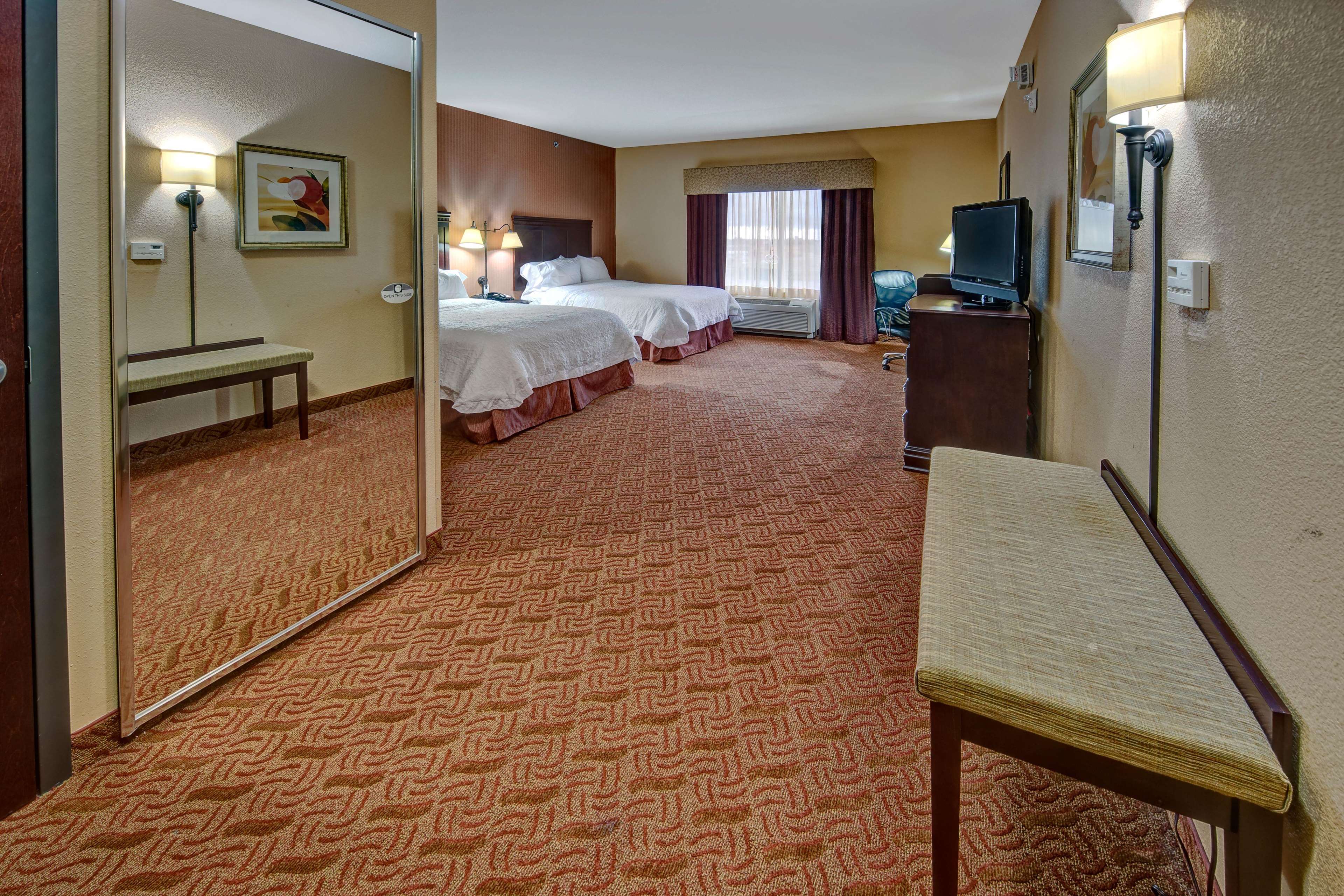 Hampton Inn & Suites Corsicana Photo