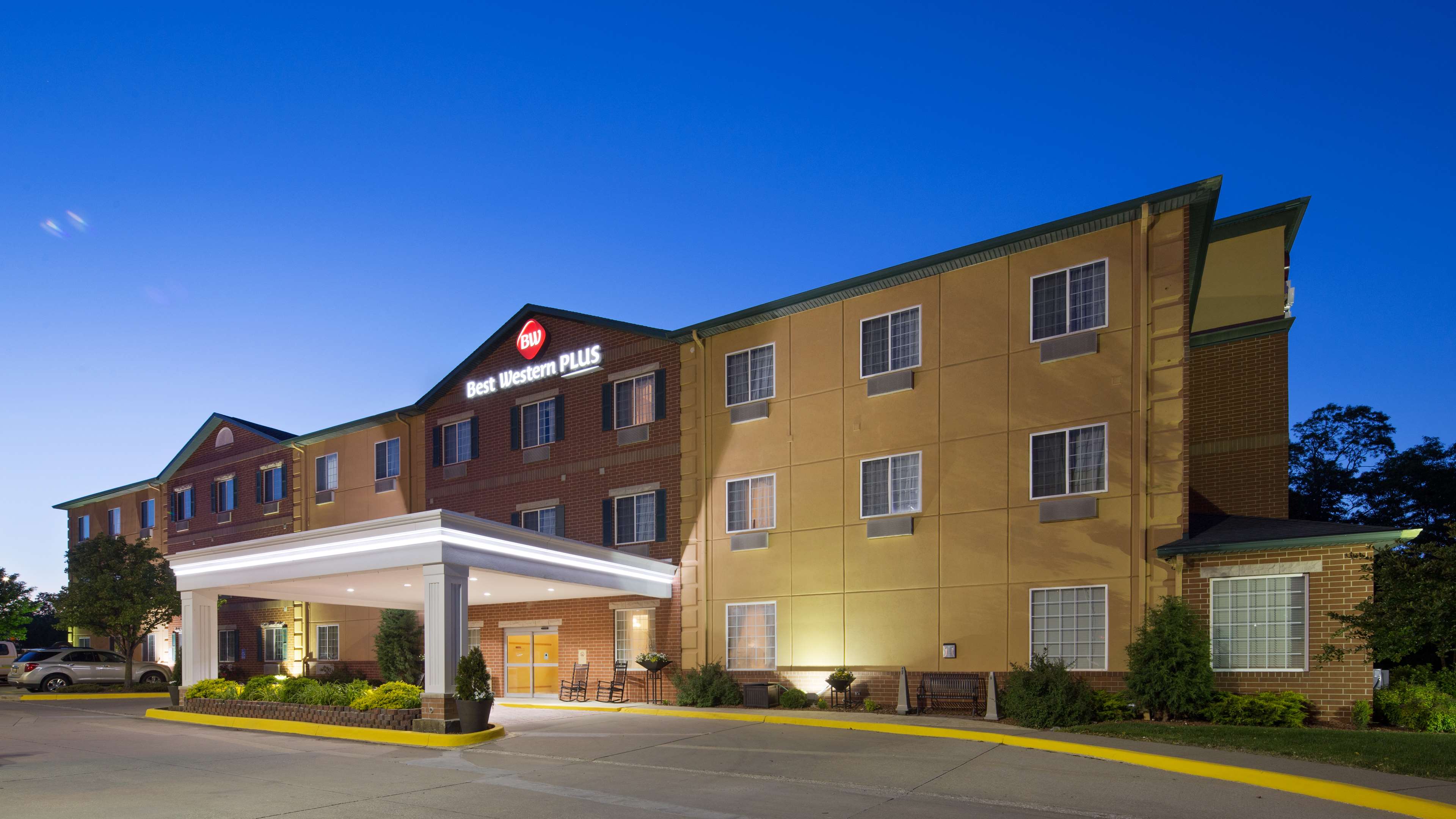 Best Western Plus Des Moines West Inn & Suites Photo