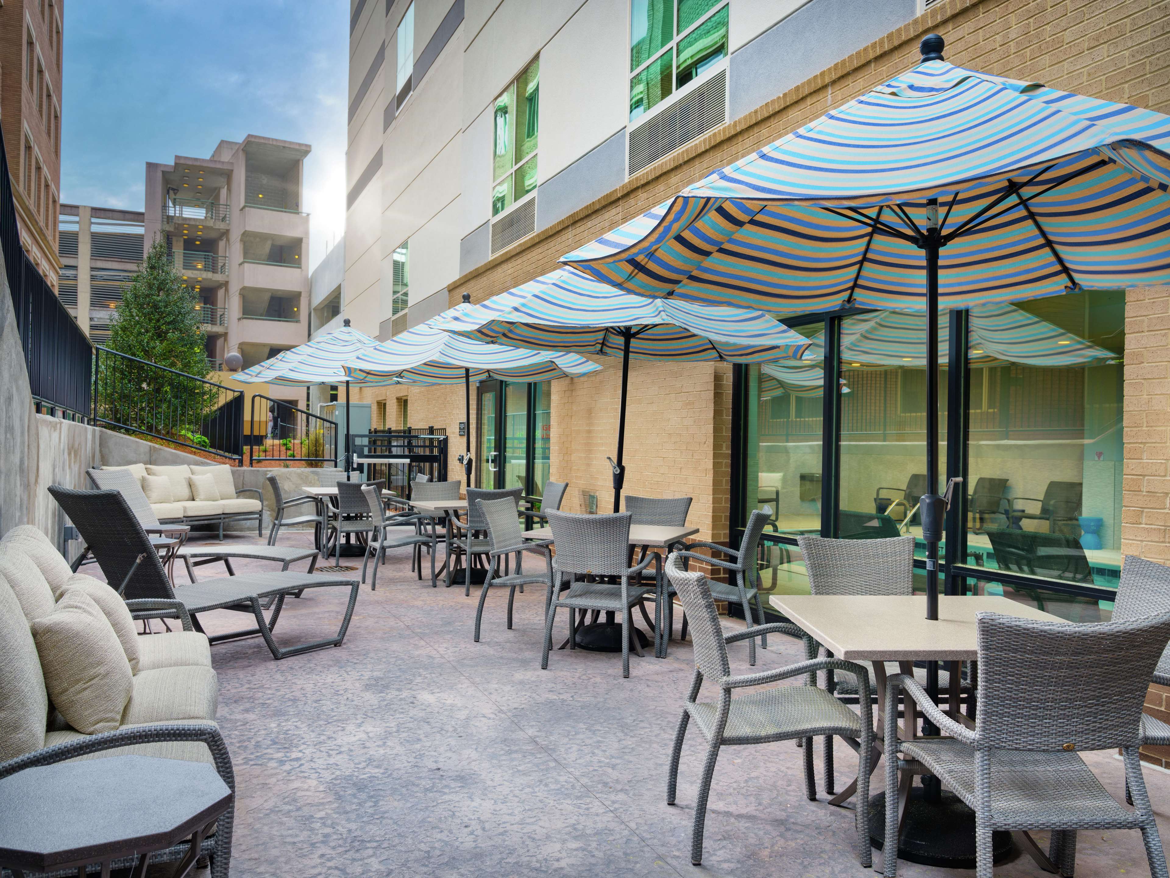 Hampton Inn & Suites Atlanta Decatur/Emory Photo