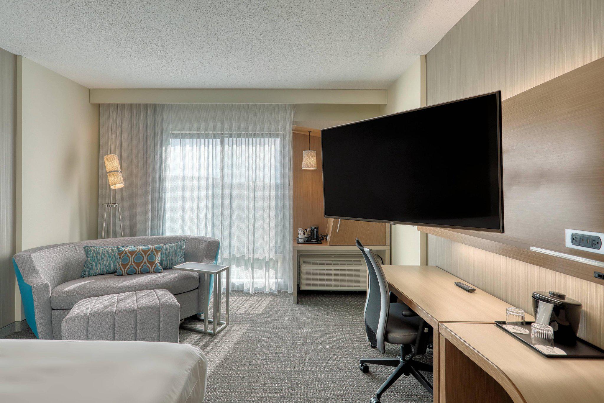 Courtyard by Marriott Southington Photo