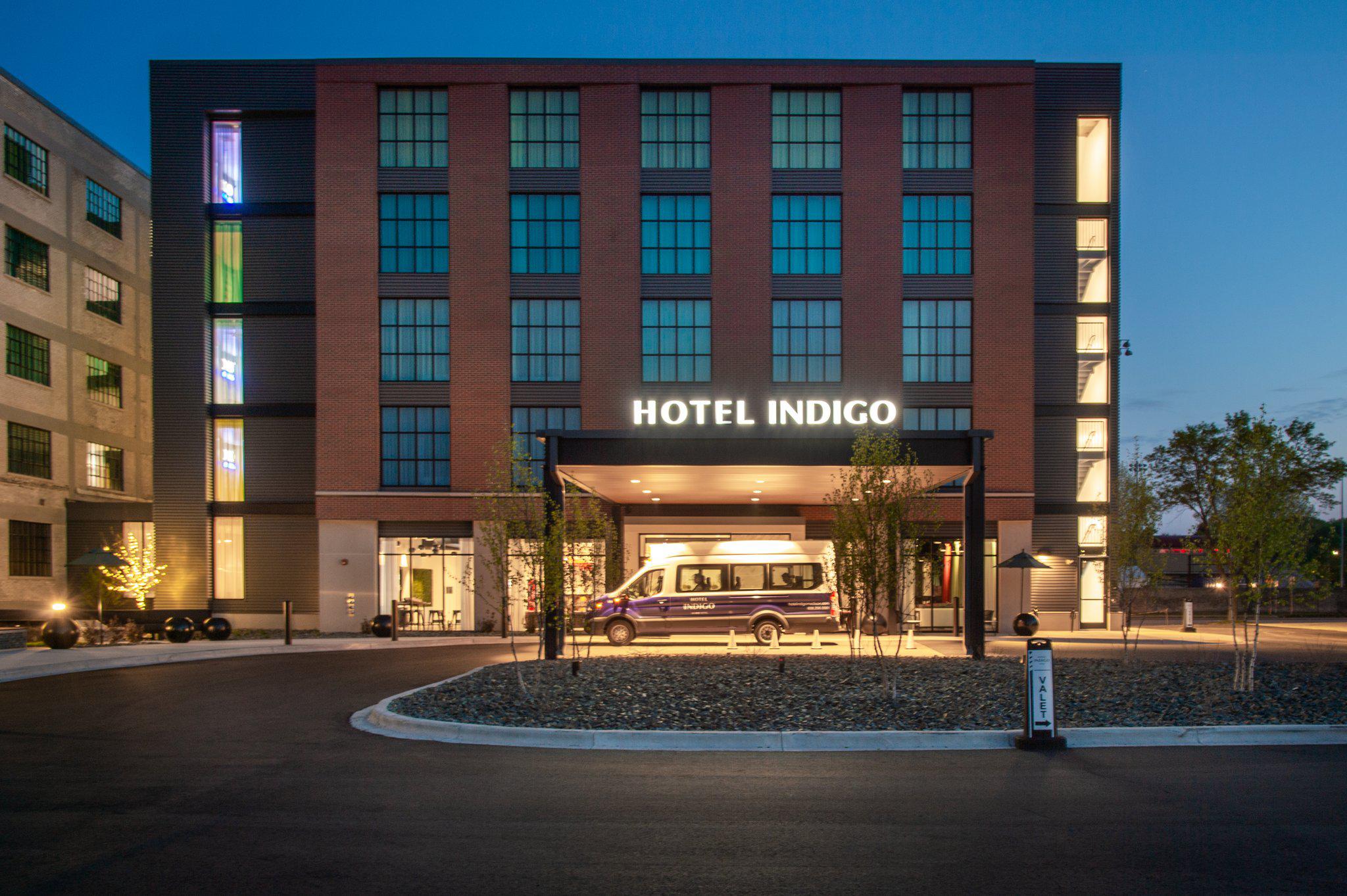 Hotel Indigo Madison Downtown Photo