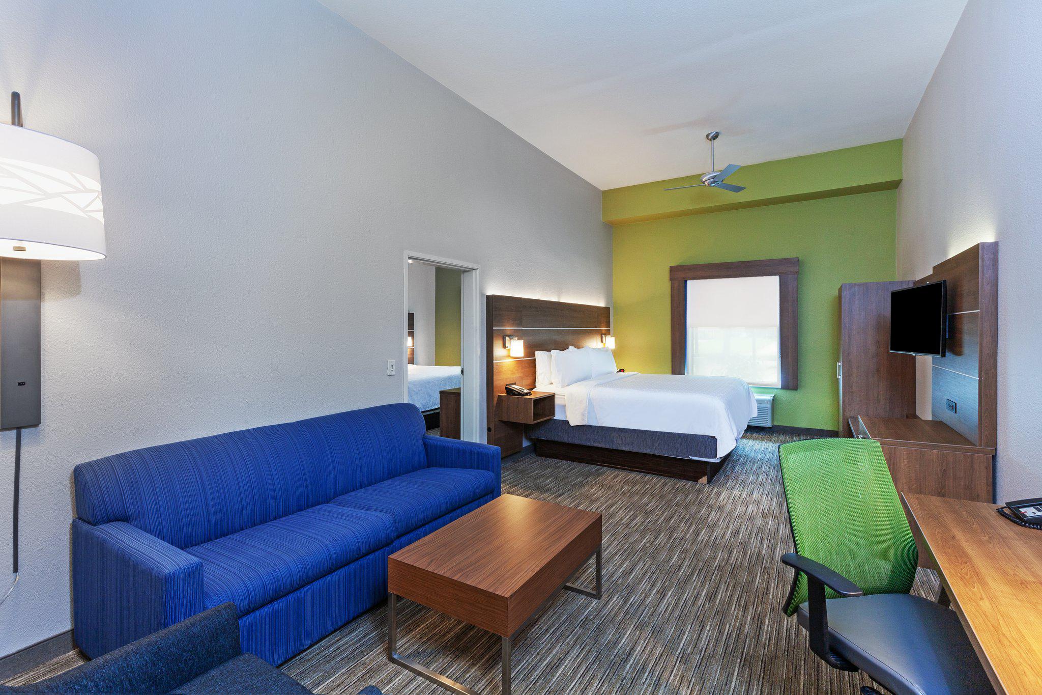 Holiday Inn Express & Suites Port Arthur Central-Mall Area Photo