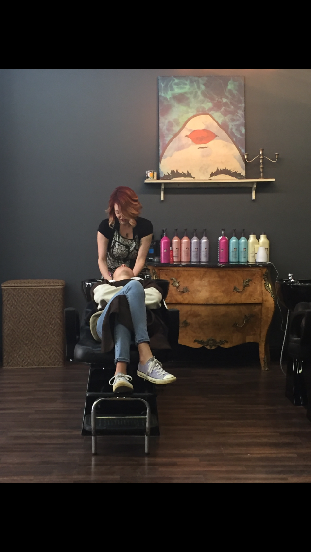 Roots Salon Photo