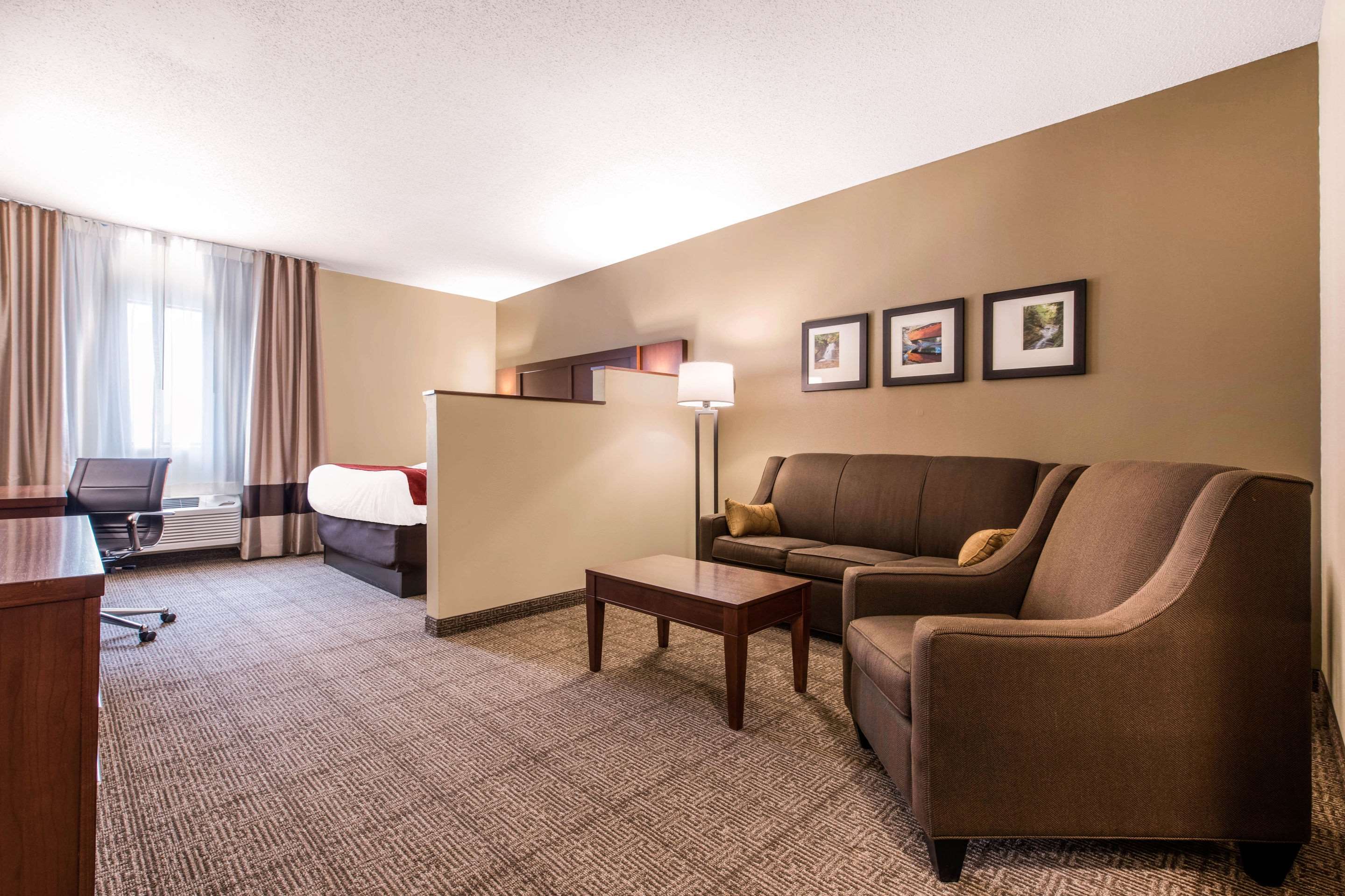 Comfort Inn & Suites Streetsboro - Kent Photo