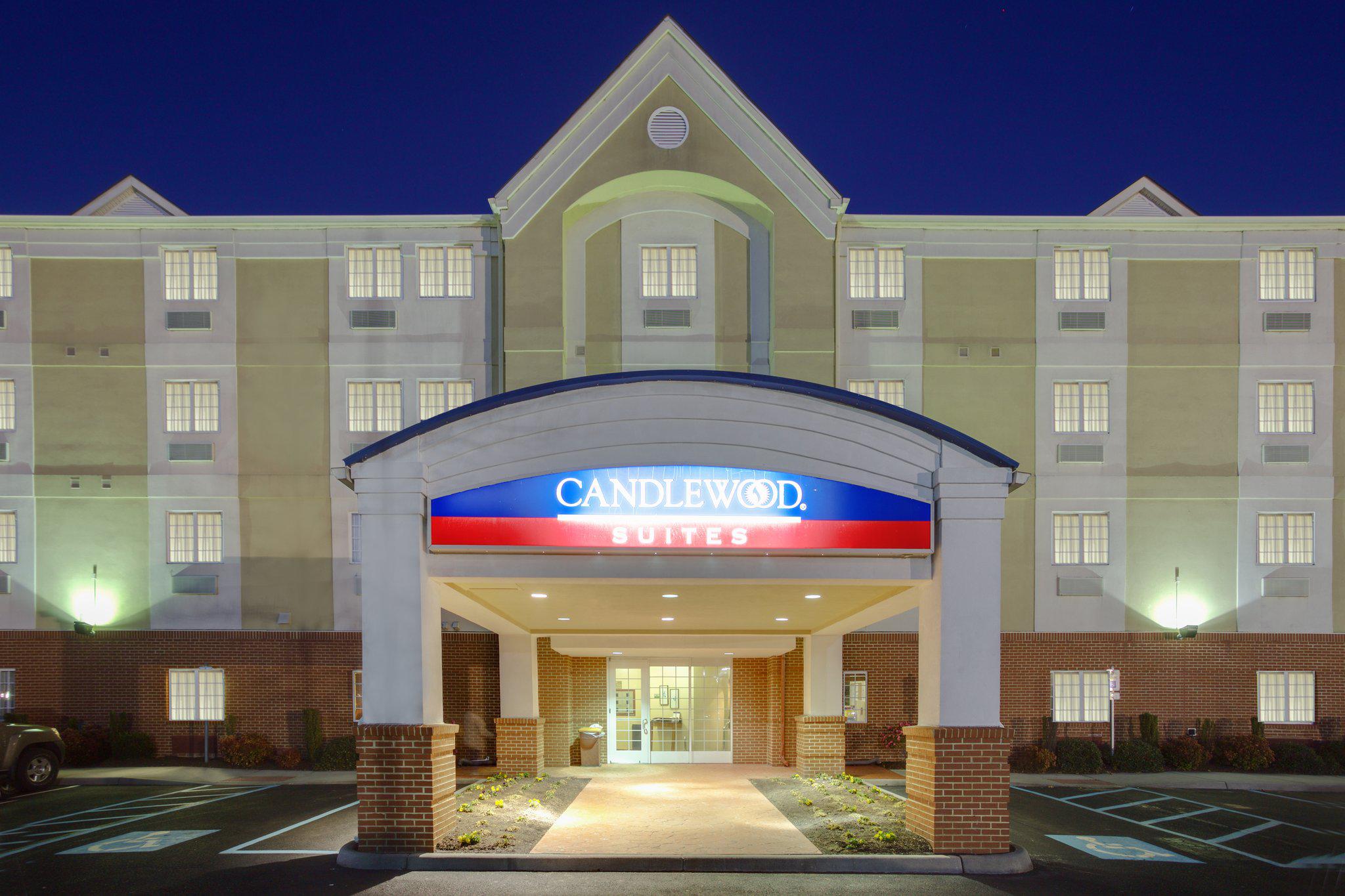 Candlewood Suites Virginia Beach Town Center Photo