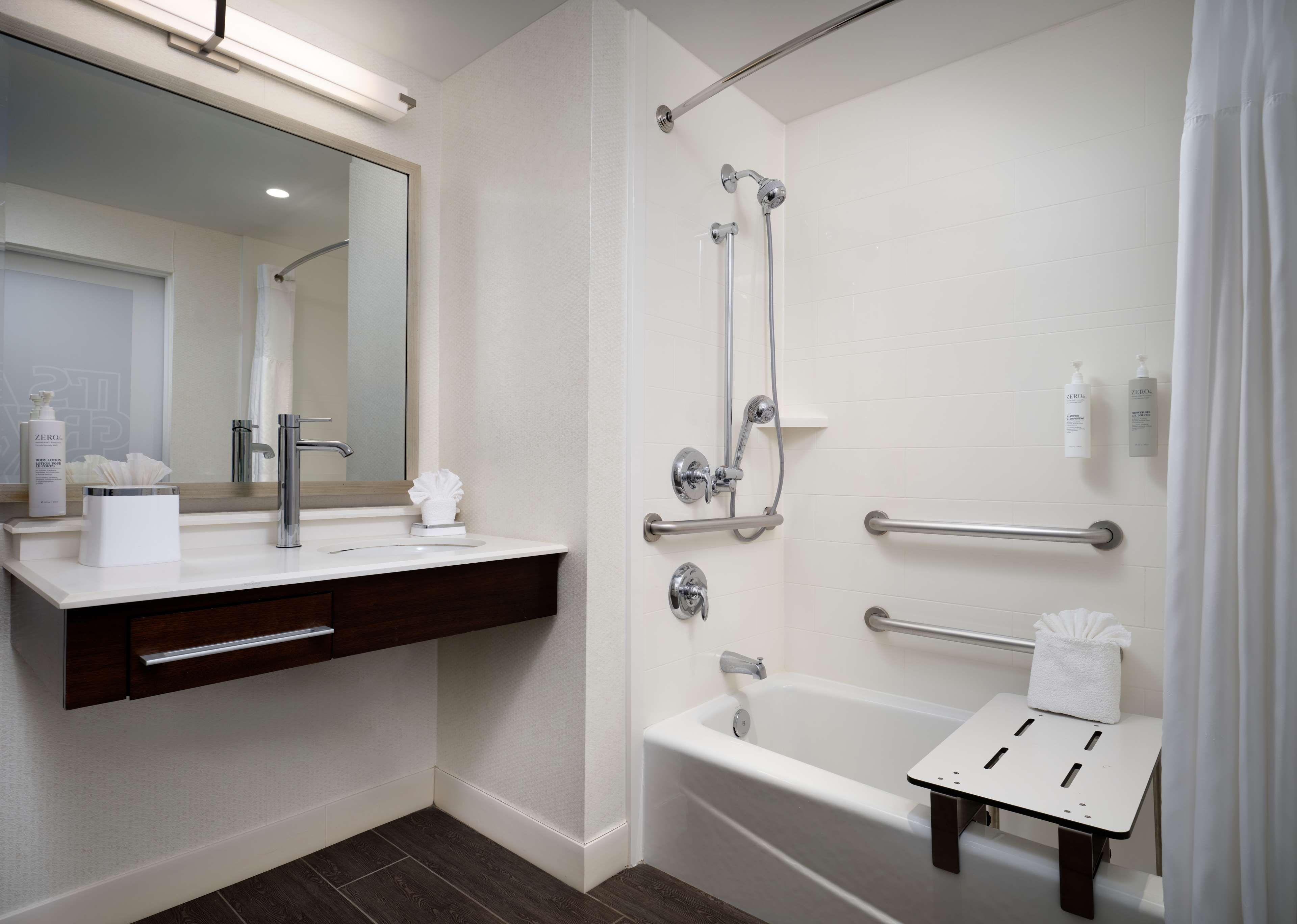 Guest room bath