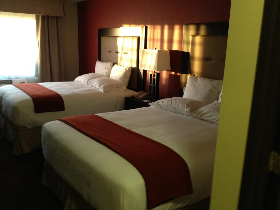 Holiday Inn Express & Suites Phoenix Tempe - University Photo