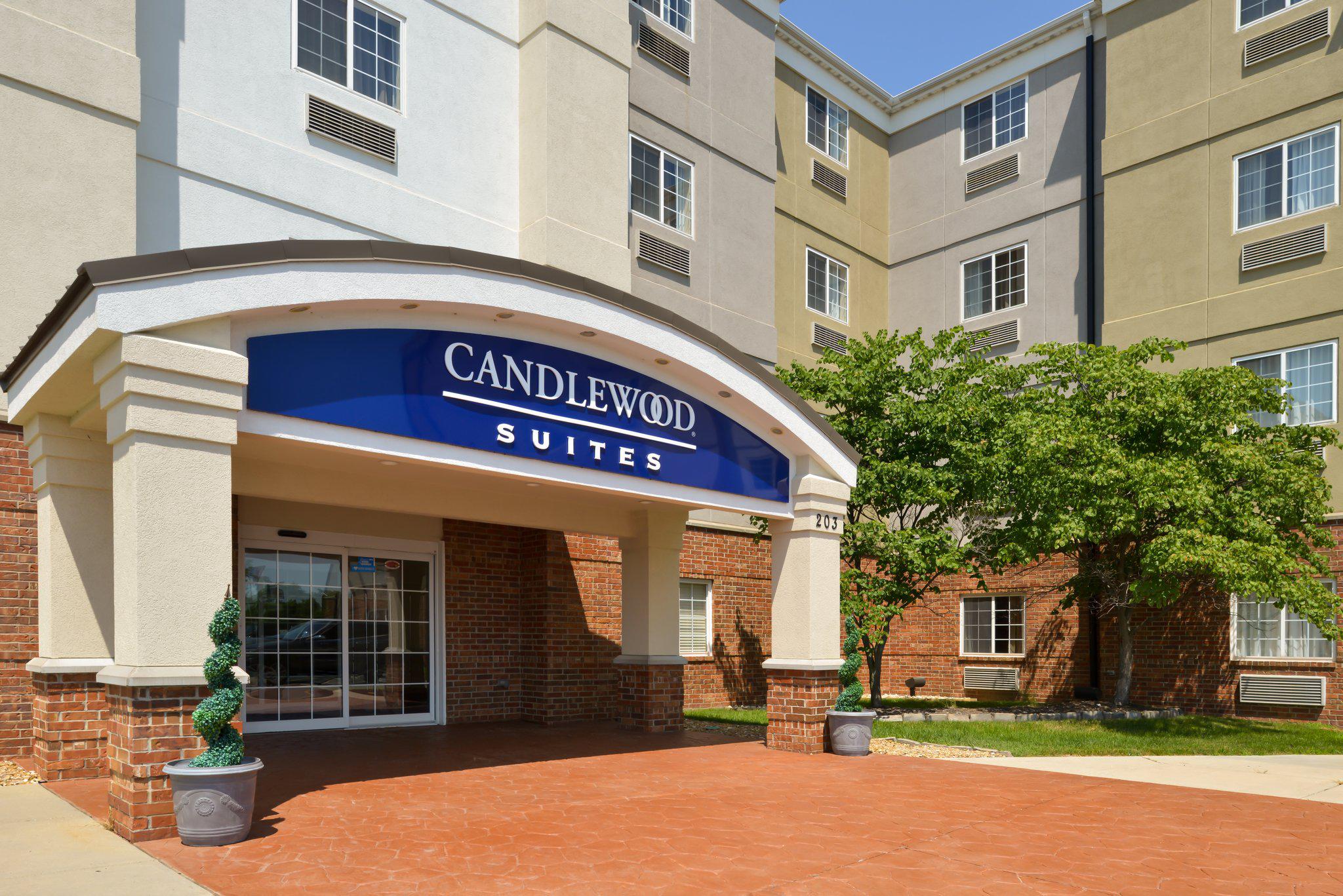 Candlewood Suites Bloomington-Normal Photo