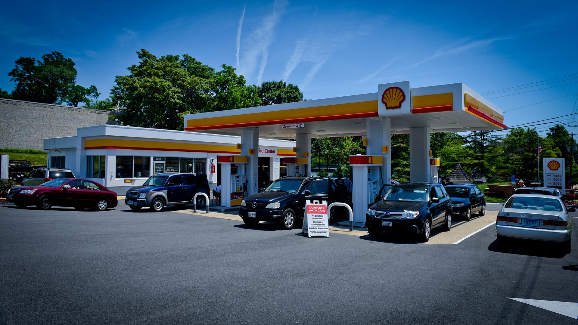 Main Street Shell Photo