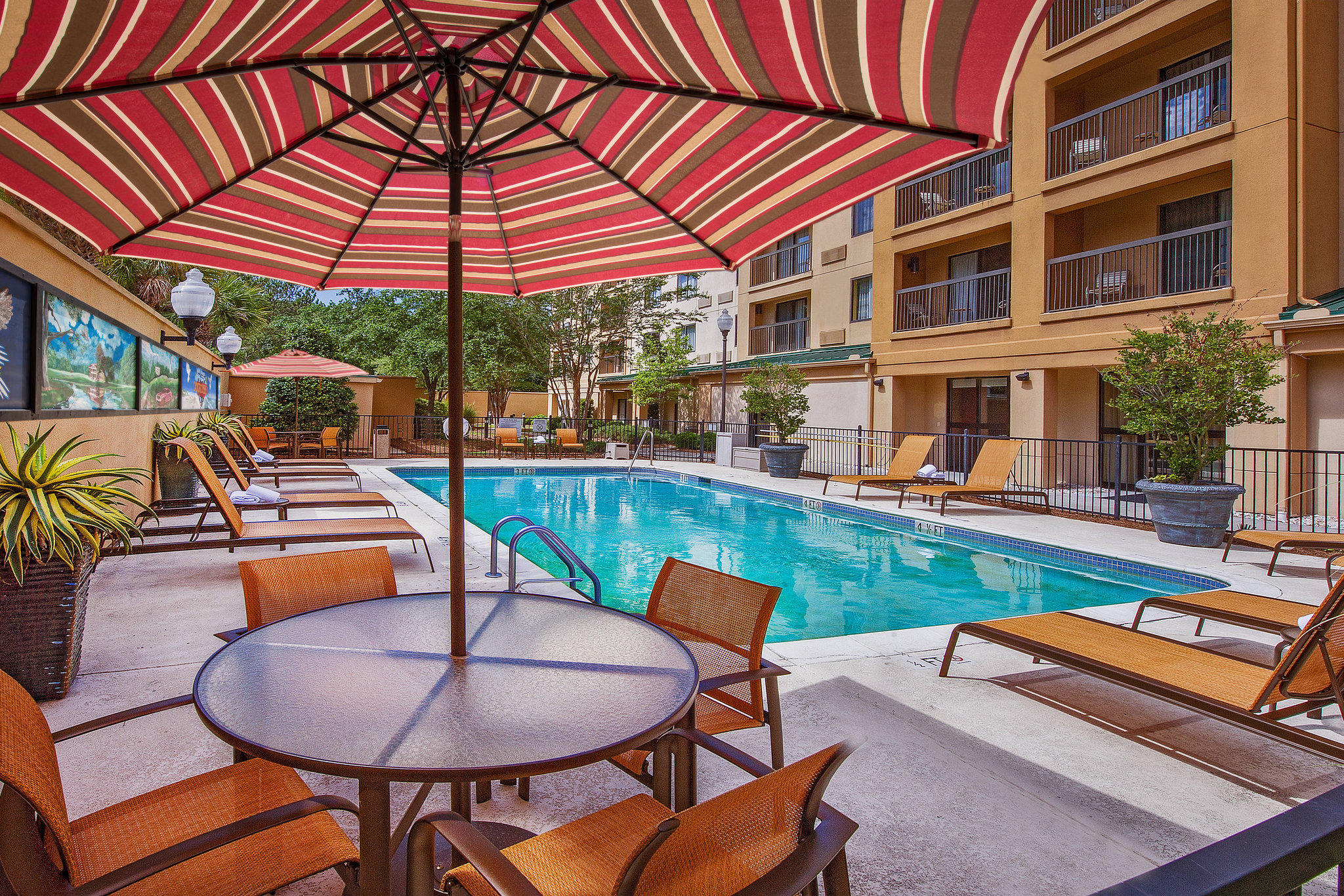 Courtyard by Marriott North Charleston Airport/Coliseum Photo