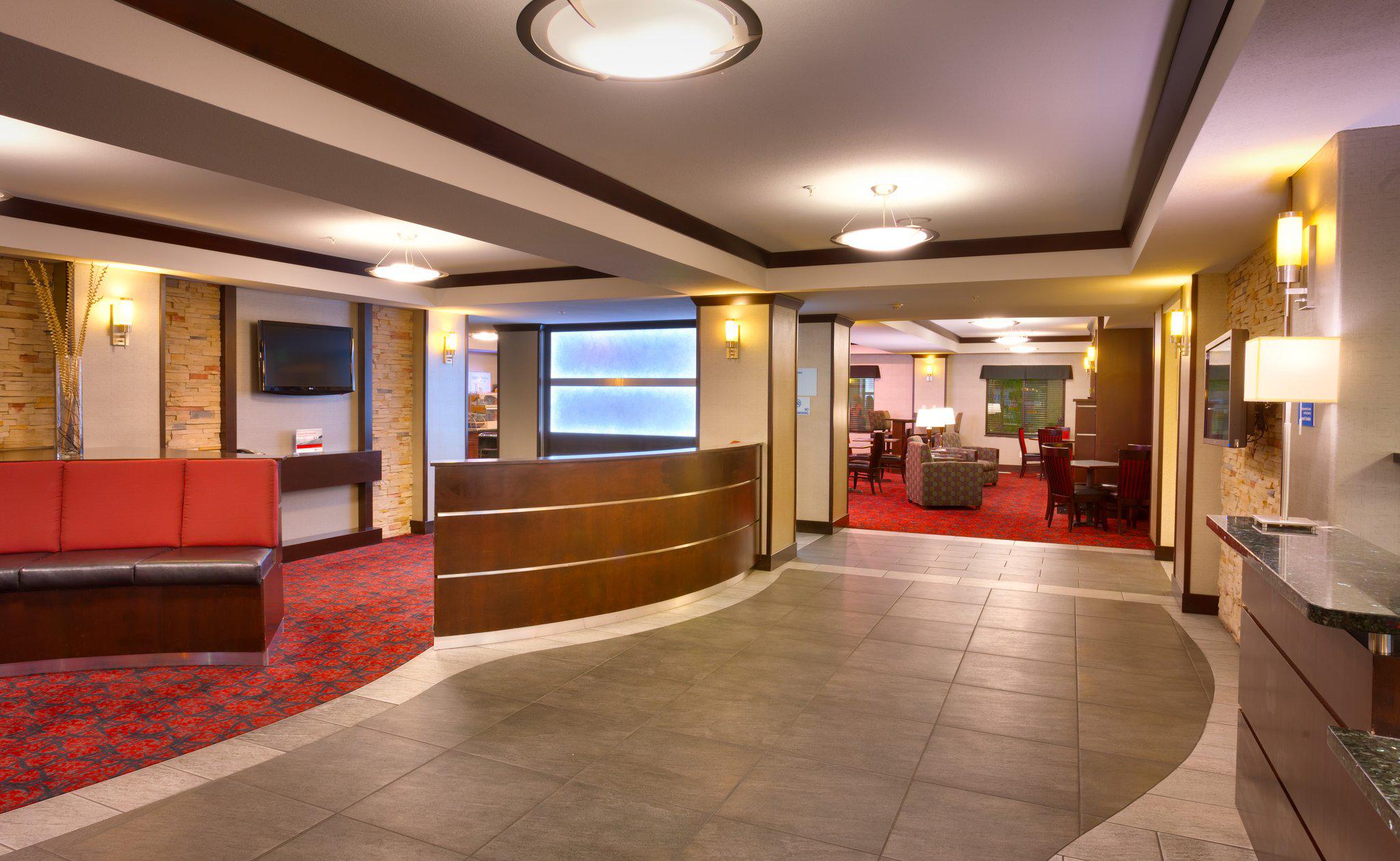 Holiday Inn Express & Suites Grand Junction Photo