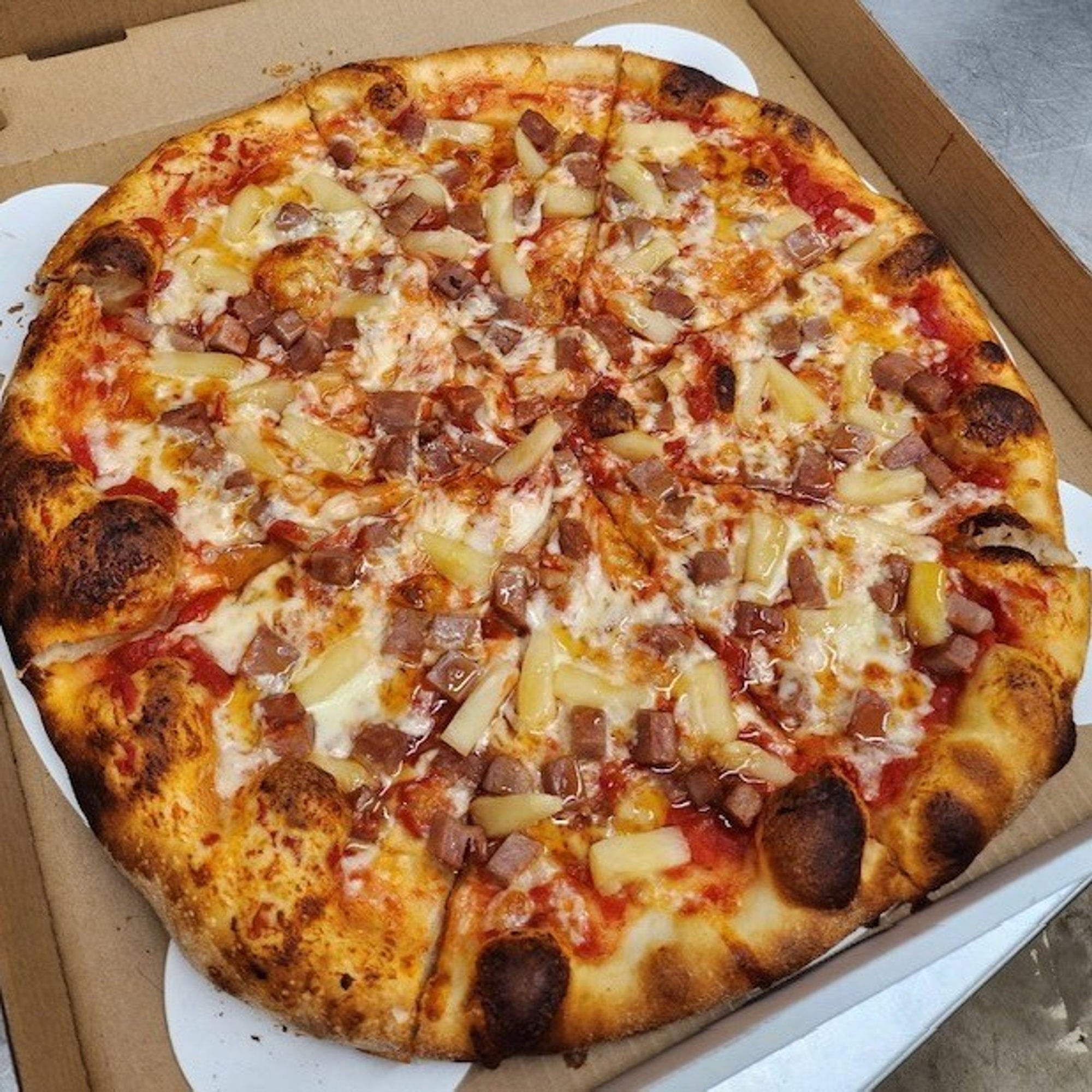 16” The Hawaiian Pizza