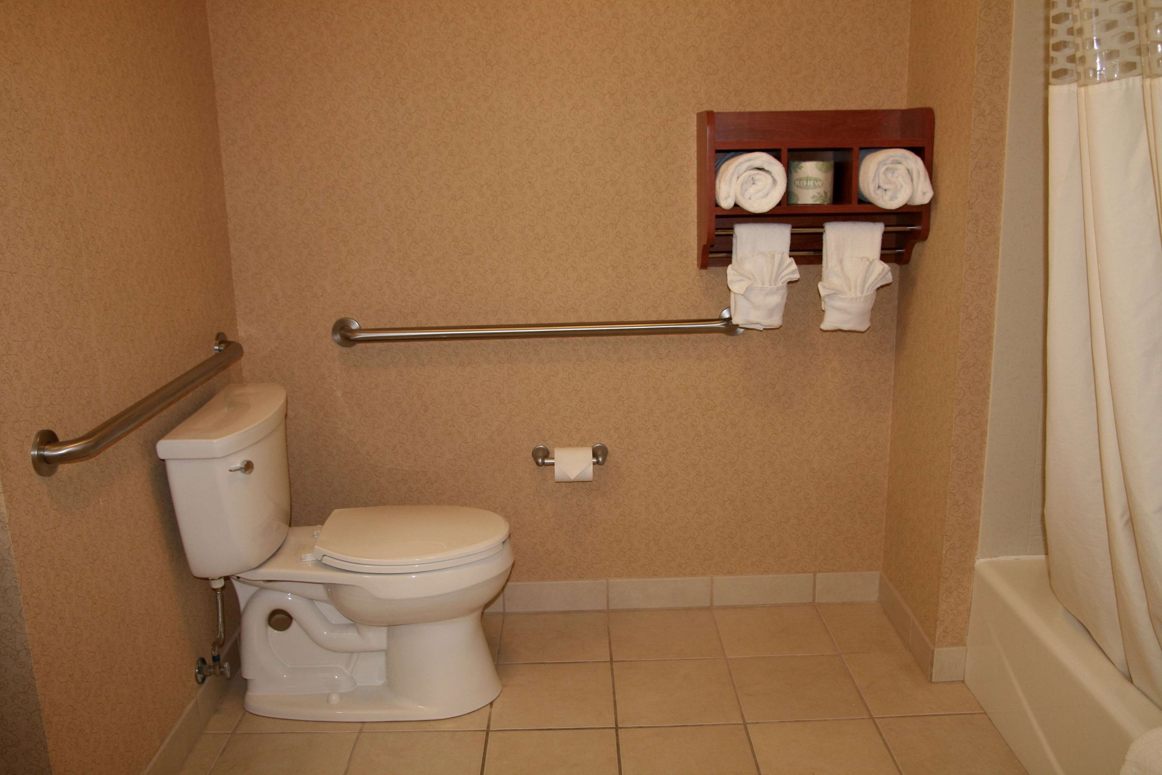 Hampton Inn Garden City Photo