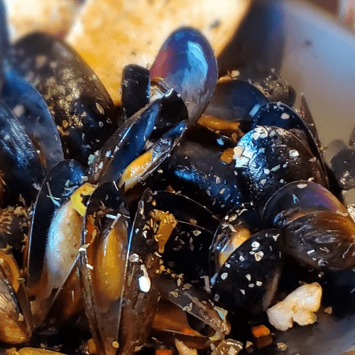 Wine Braised Mussels