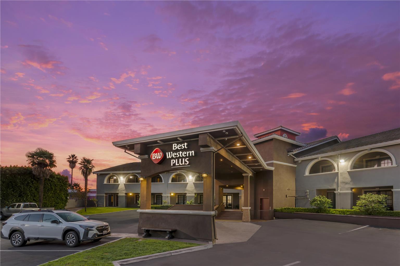 Best Western Plus Brookside Inn Image