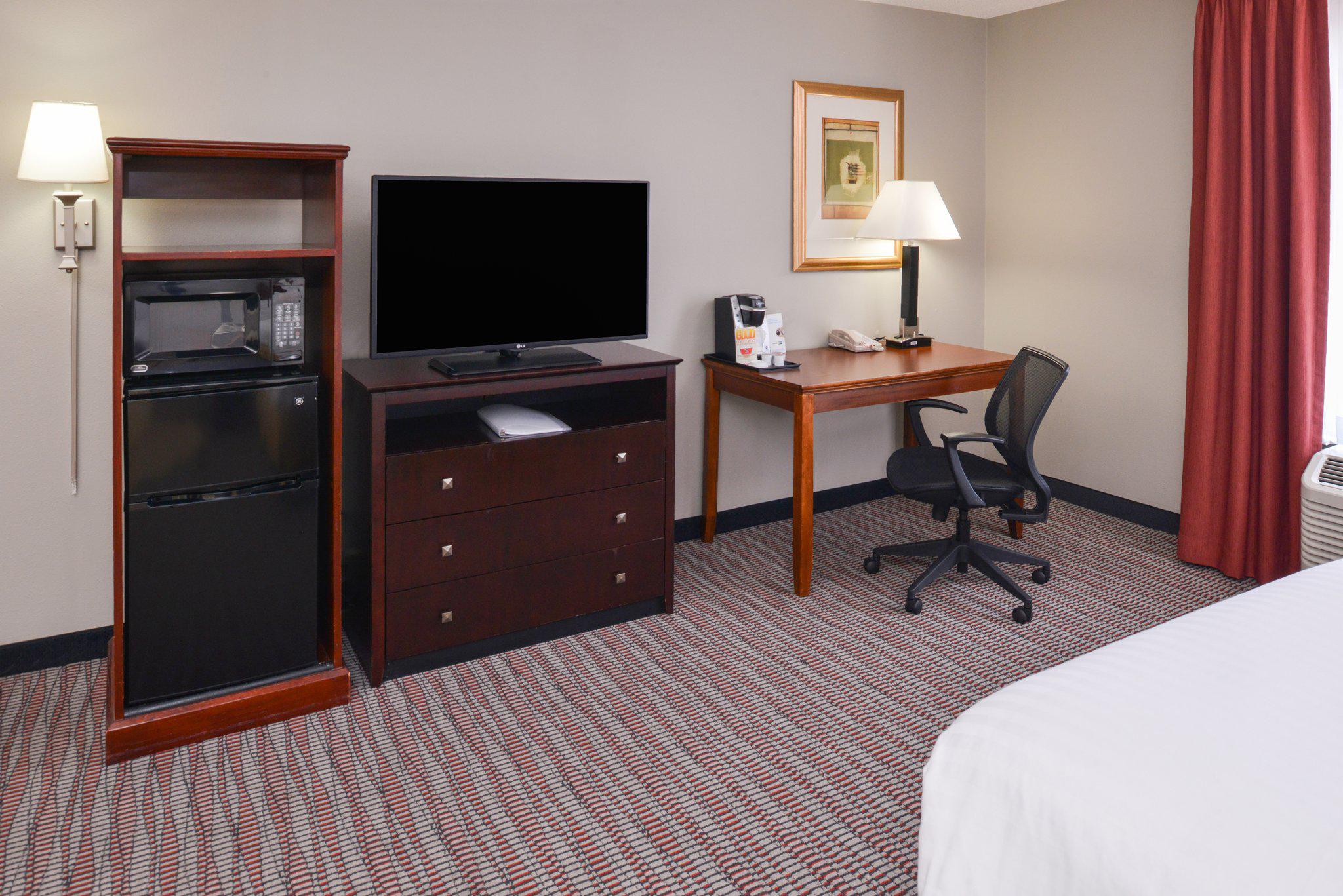 Holiday Inn Express & Suites North Little Rock Photo