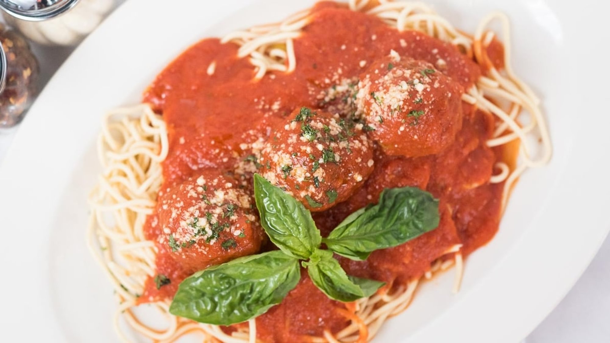 Kid's spaghetti & meatballs