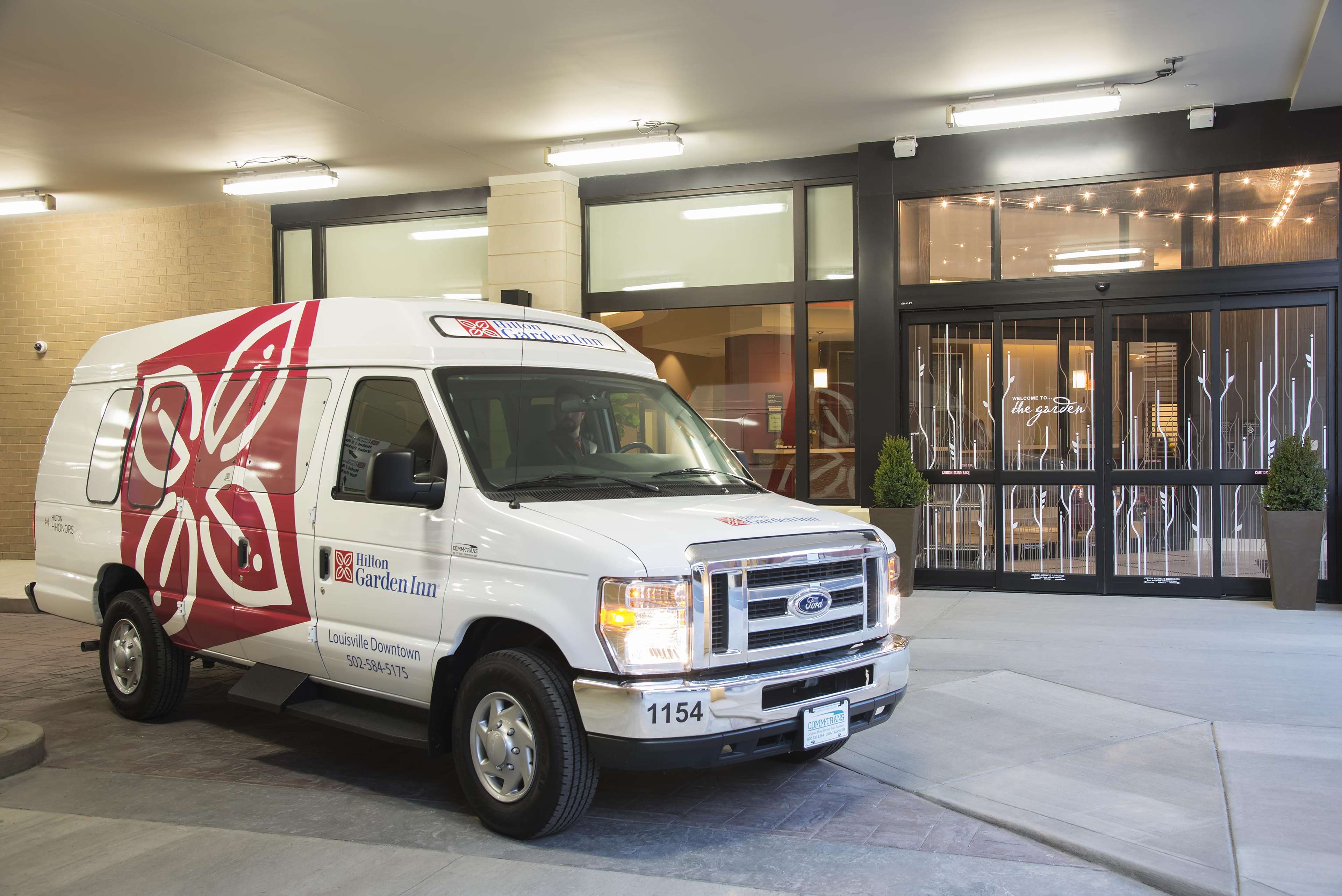 Hilton Garden Inn Louisville Downtown Photo