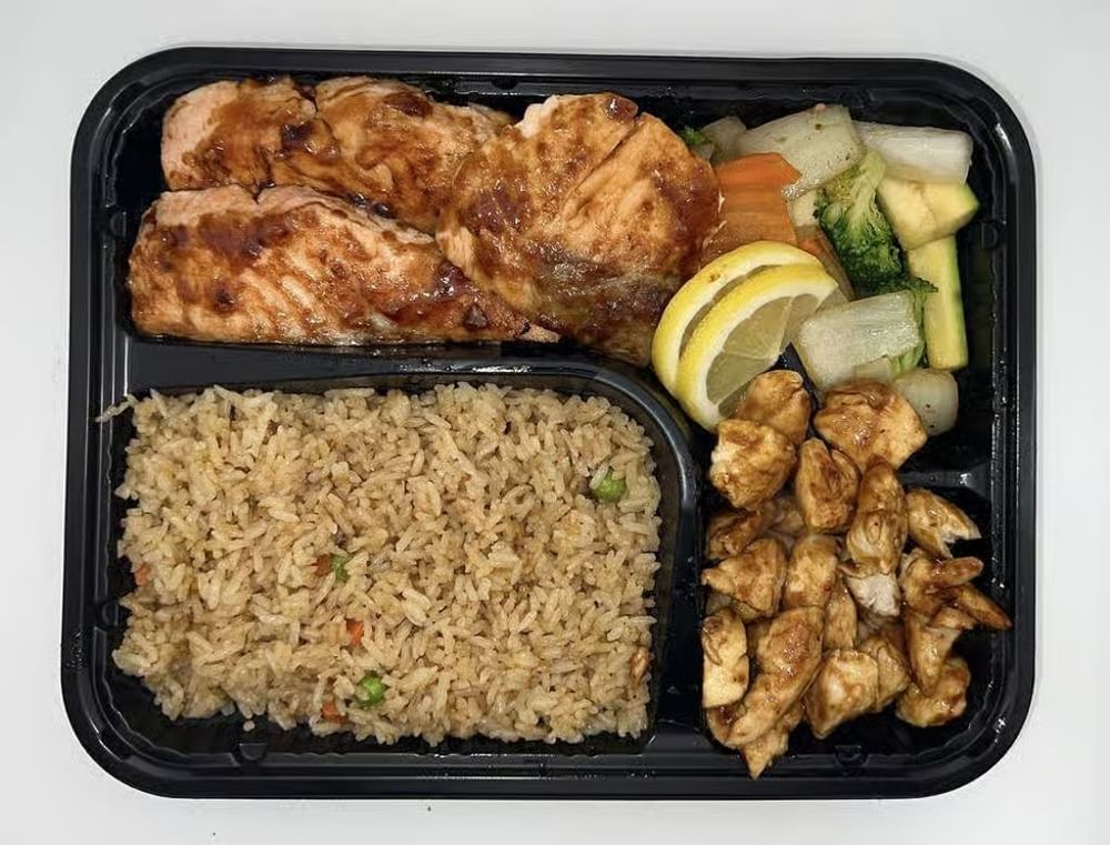HL11. Salmon & Chicken Hibachi Lunch