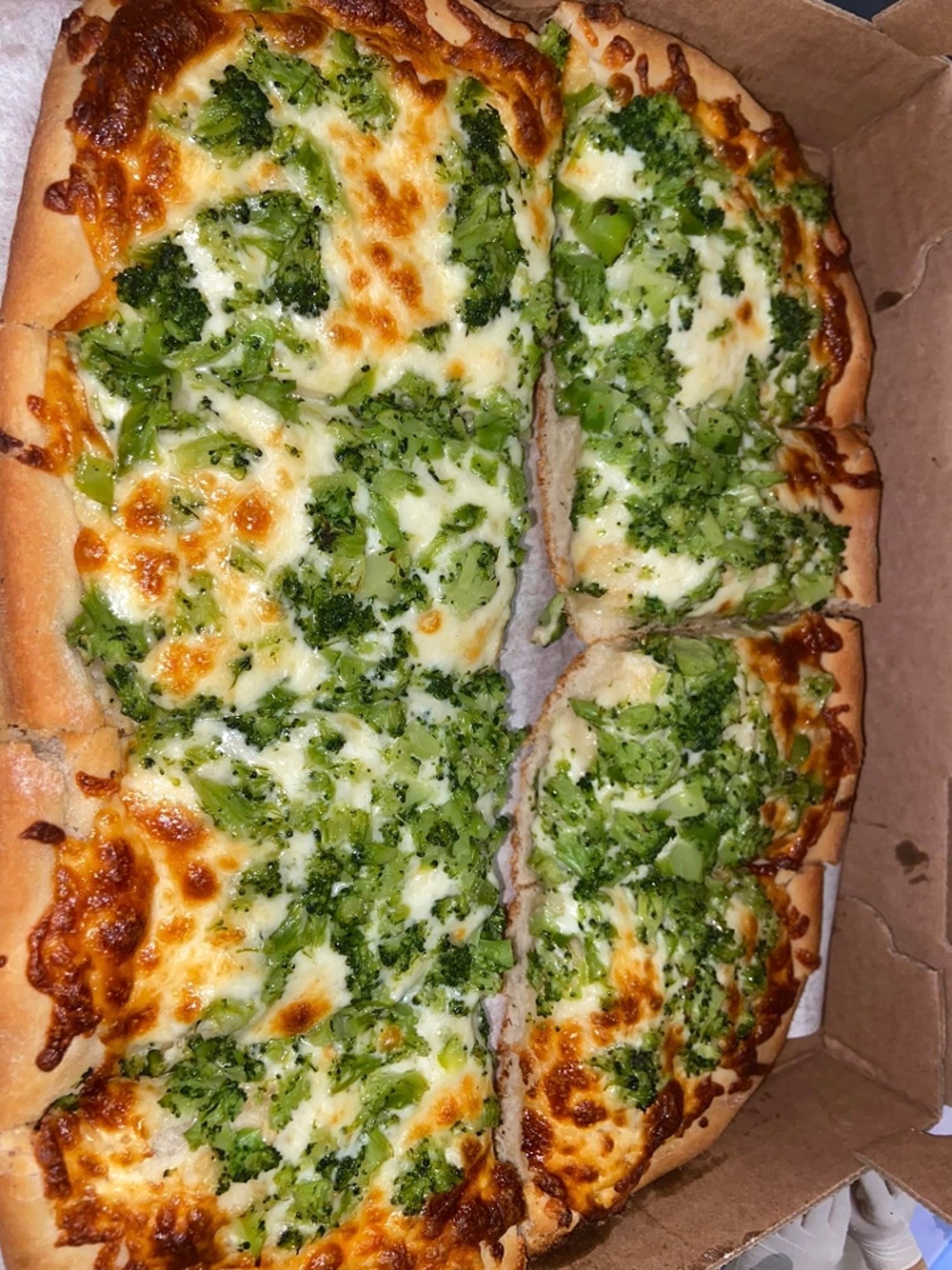 10" SICILIAN BROCCOLI CHICKEN ALFREDO PIZZA