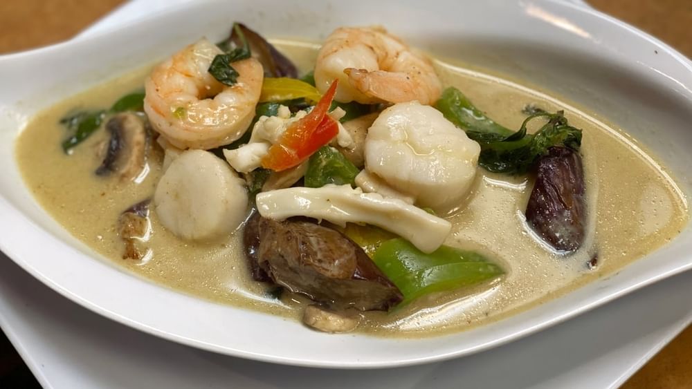 Mixed Seafood Green Curry