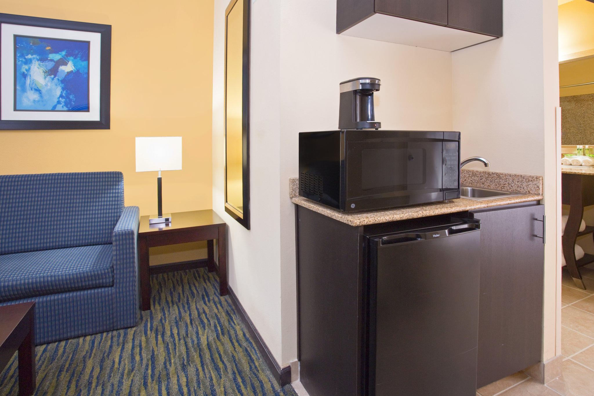 Holiday Inn Express & Suites Denver North - Thornton Photo