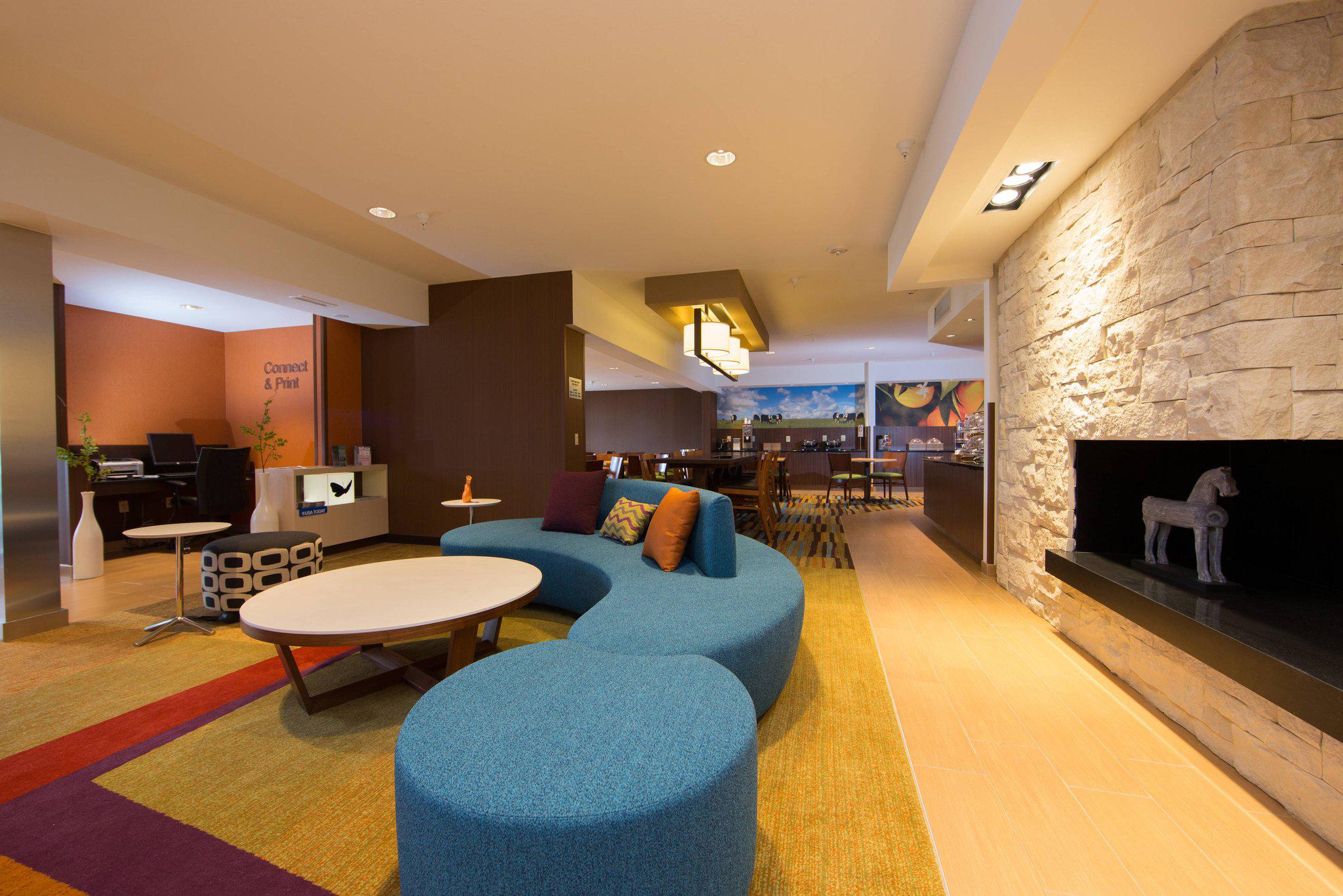 Fairfield Inn & Suites by Marriott Burlington Photo