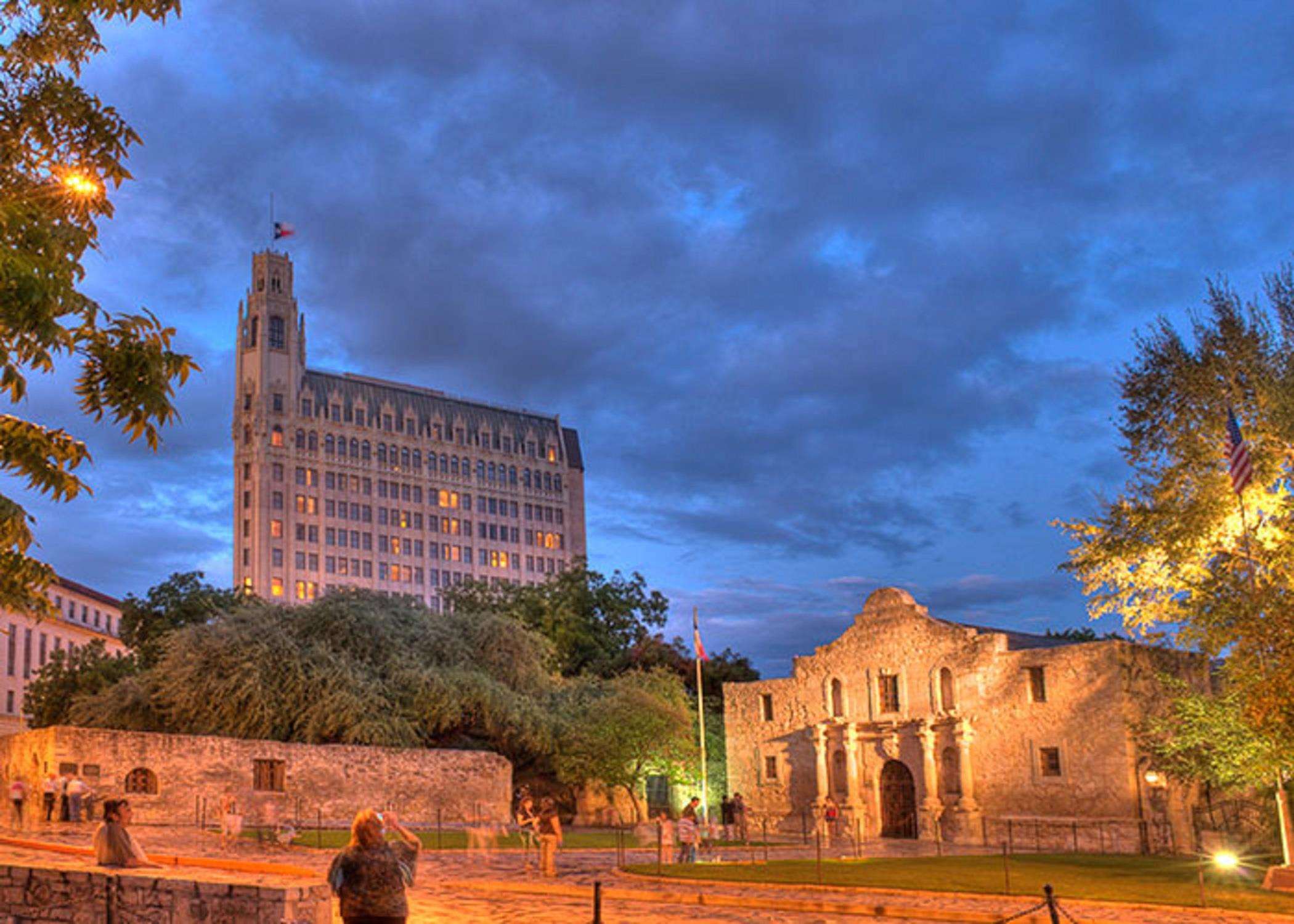 The Emily Morgan San Antonio - a DoubleTree by Hilton Hotel Photo