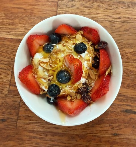 Greek Yogurt Bowl (V)