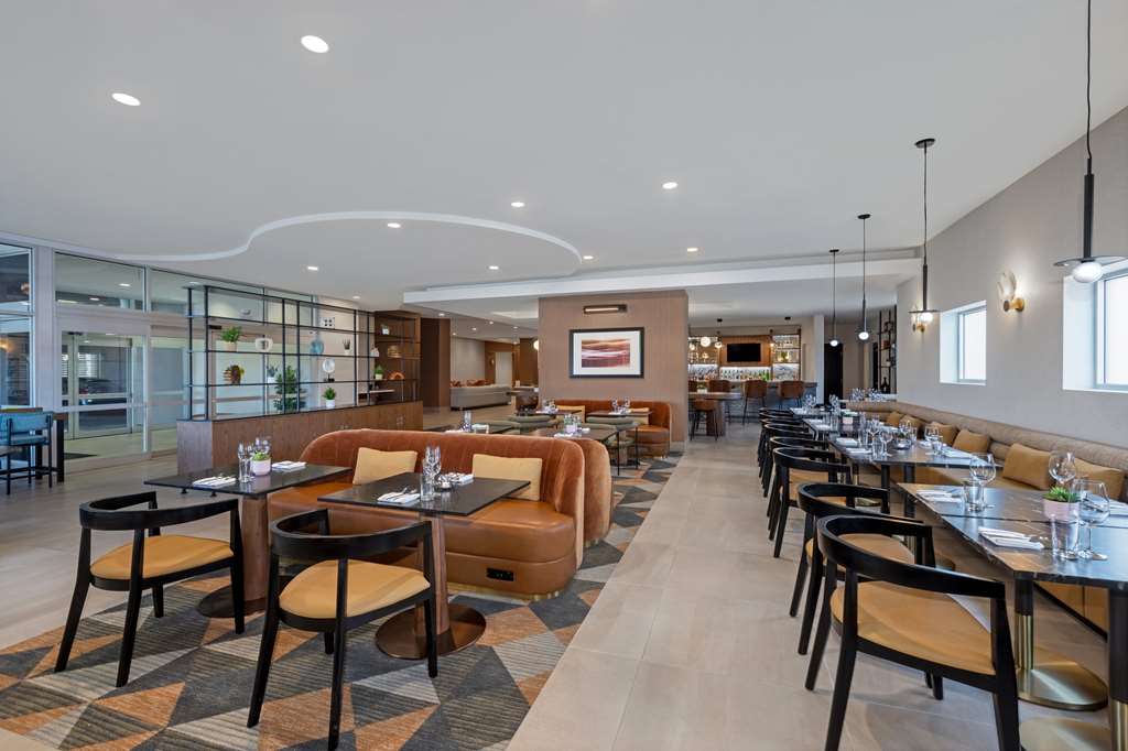 DoubleTree by Hilton Las Vegas East Flamingo Image