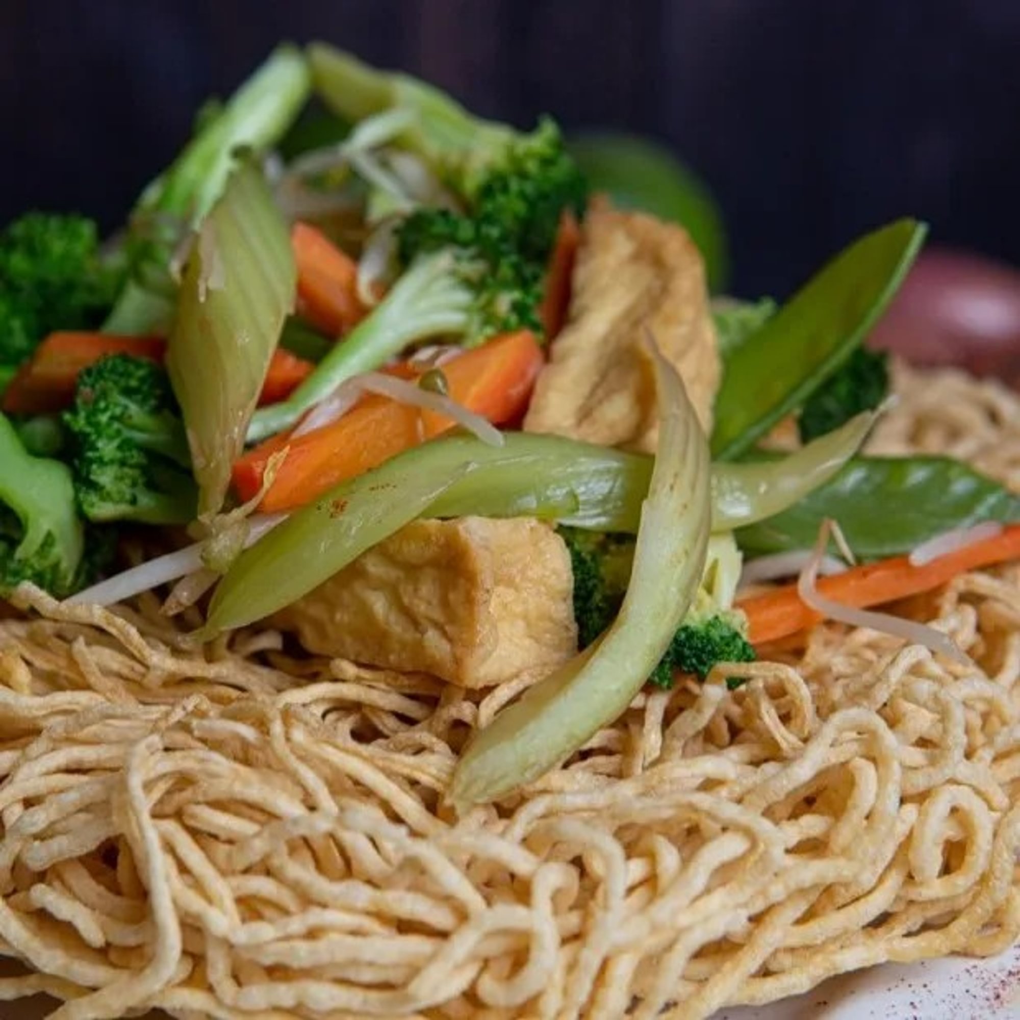Vegetable Chow Mein (Mi Xao Don Chay)