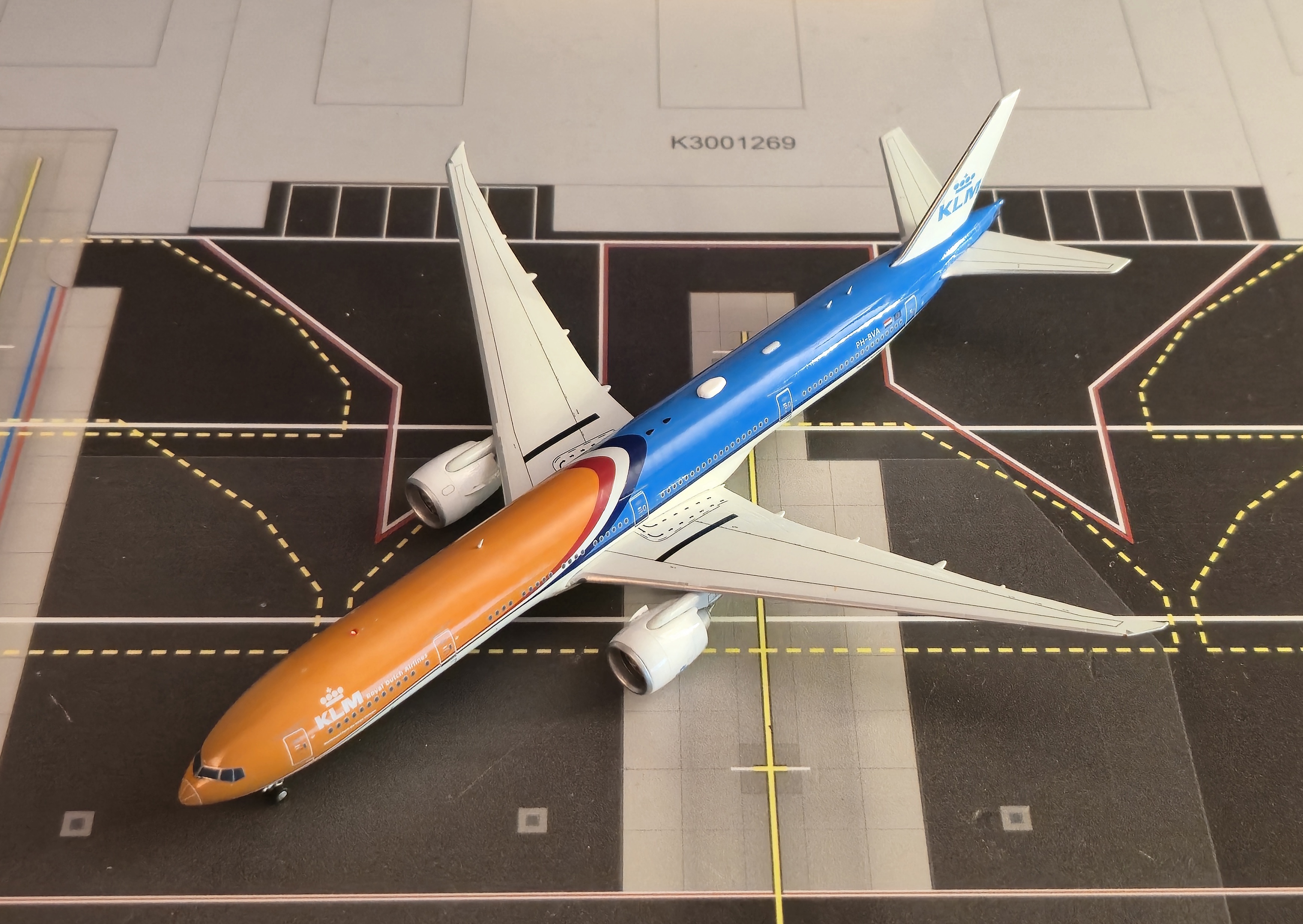 KLM Boeing B 777-306ER PH-BVA Orange Pride 1:400